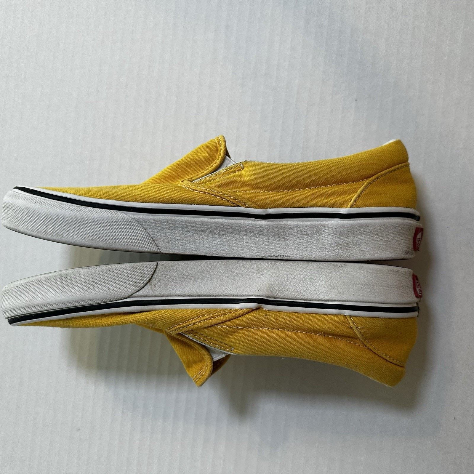 Vans Vans Classic Slip-on Yellow Shoes M5.5 /Wo7 Skate Sneakers Size US 6.5 / EU 39-40 - 8 Thumbnail
