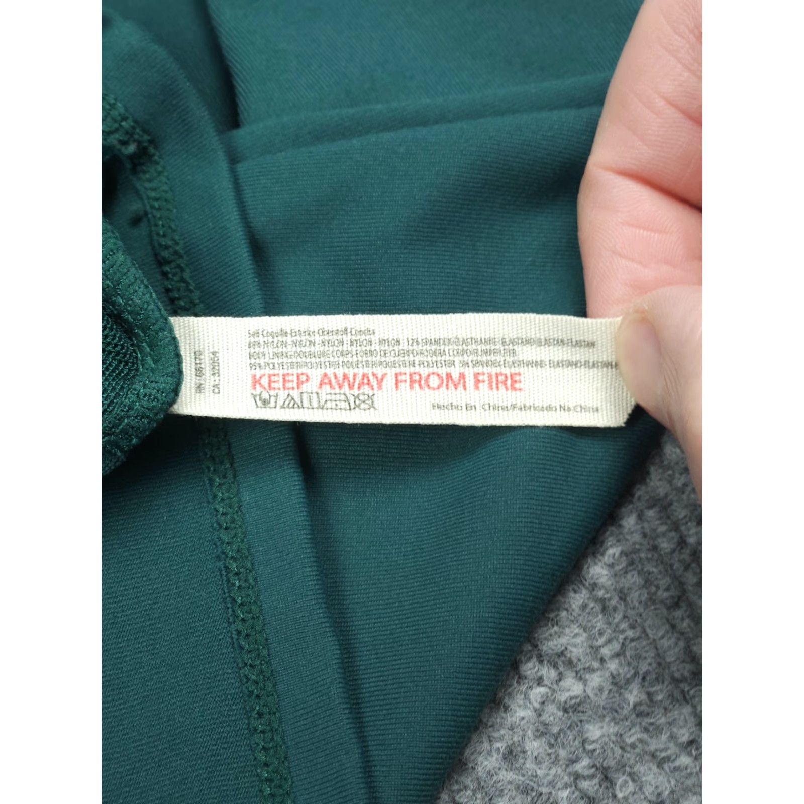 Free People Free People Shirt Top Women's XS Green Stretch V-Neck Short Sleeve Casual Slim Basic T-Shirt Women XS Green Stretch Size XS / US 0-2 / IT 36-38 - 6 Thumbnail