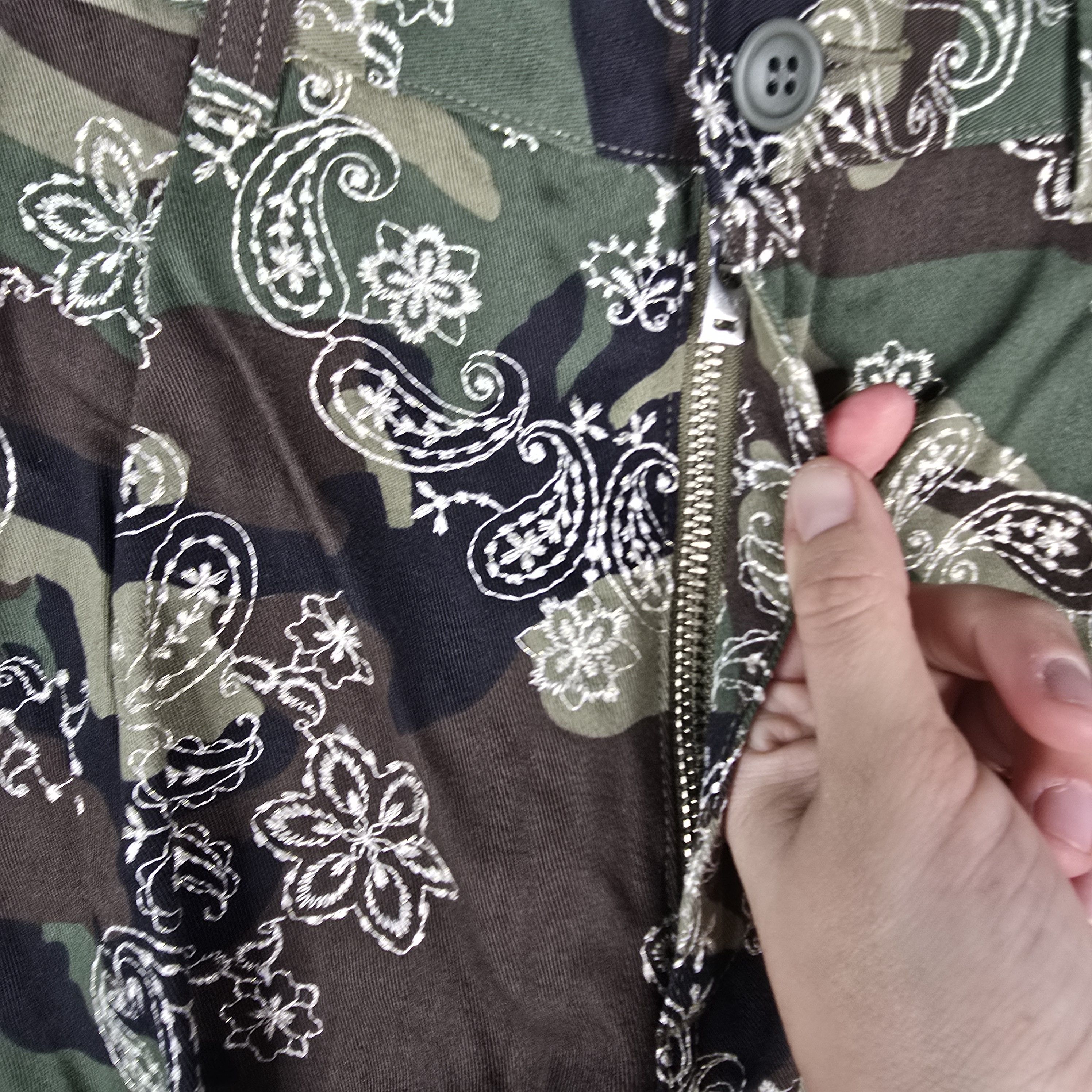 CLOT Clot Mens Medium Embroidered Paisley Camo Cropped Cargo Size US 31 - 3 Thumbnail