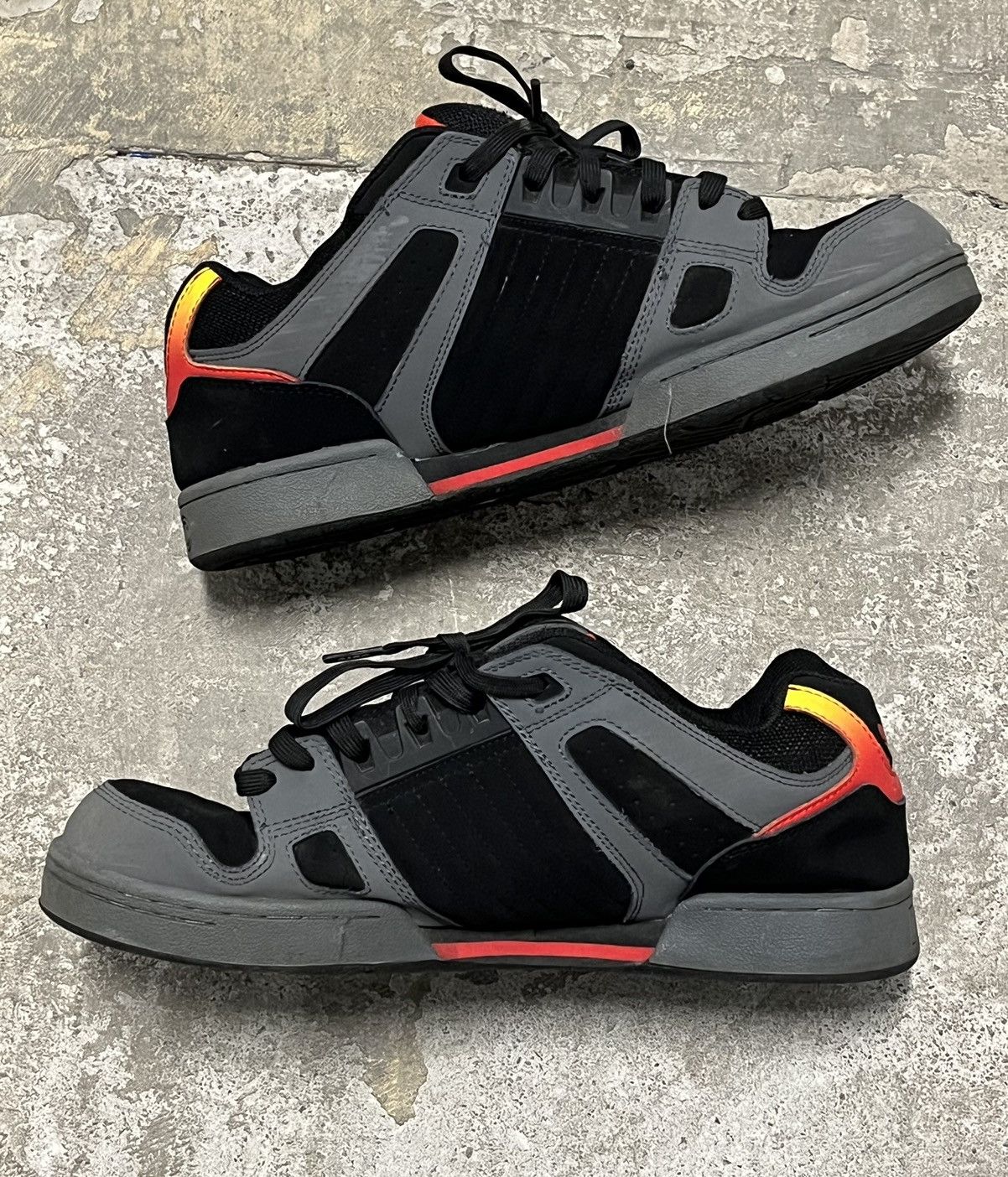 DVS × Vintage Vintage DVS skater shoes chunky bulky shoe size 10.5 no box Size US 10.5 / EU 43-44 - 4 Thumbnail