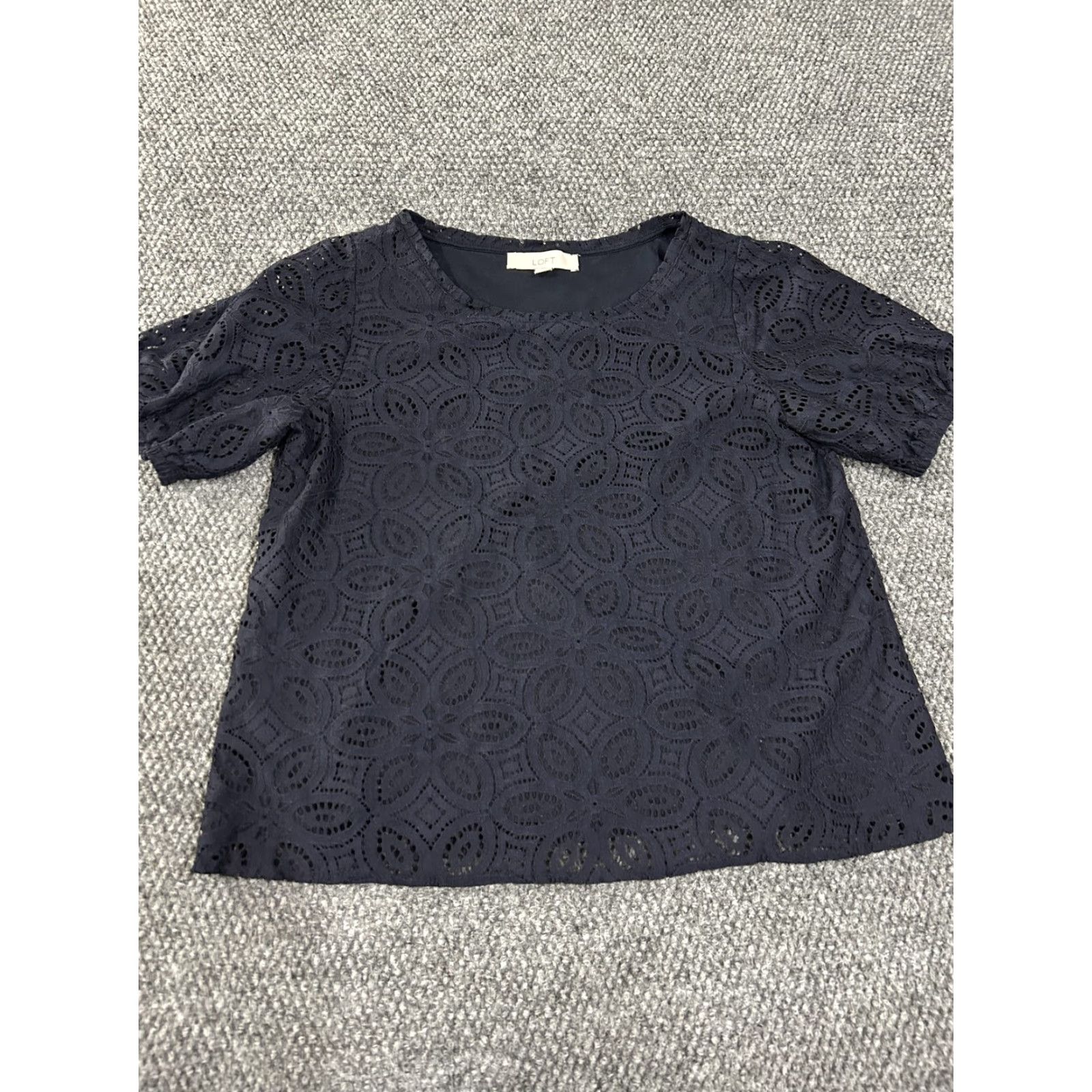 Loft VINTAGE LOFT Shirt Womens Small Navy Blue Eyelet Lace Short Sleeve Lined Top Blouse Size S / US 4 / IT 40 - 3 Thumbnail