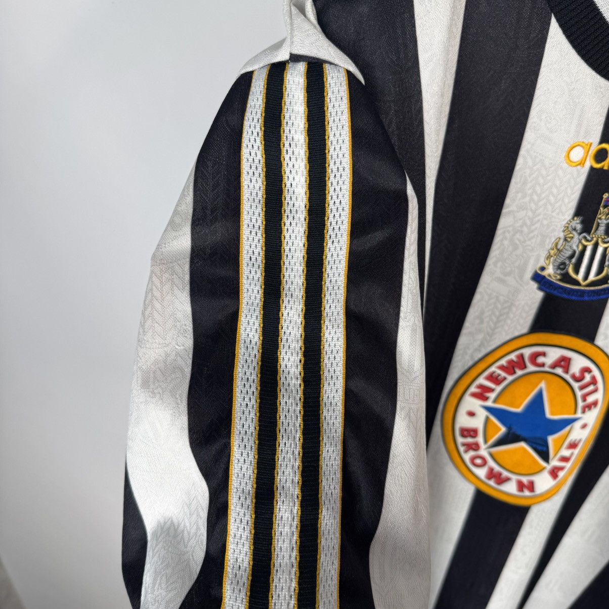 Adidas Newcastle United 1997 1998 Home Football Shirt Soccer Jersey Size US L / EU 52-54 / 3 - 7 Thumbnail