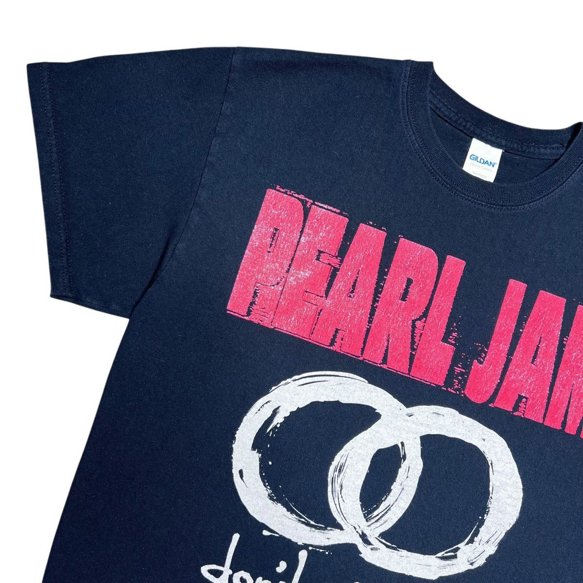 Gildan Vintage 2000s Pearl Jam Don’t Give Up Spell Out Band Tee Size US M / EU 48-50 / 2 - 8 Thumbnail