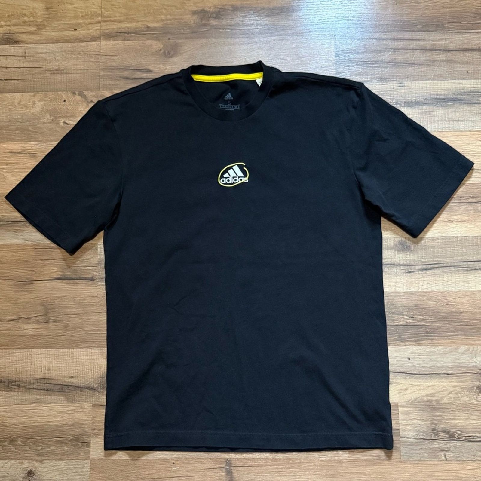 Adidas Adidas Short Sleeve Shirt Size US S / EU 44-46 / 1 - 2 Thumbnail