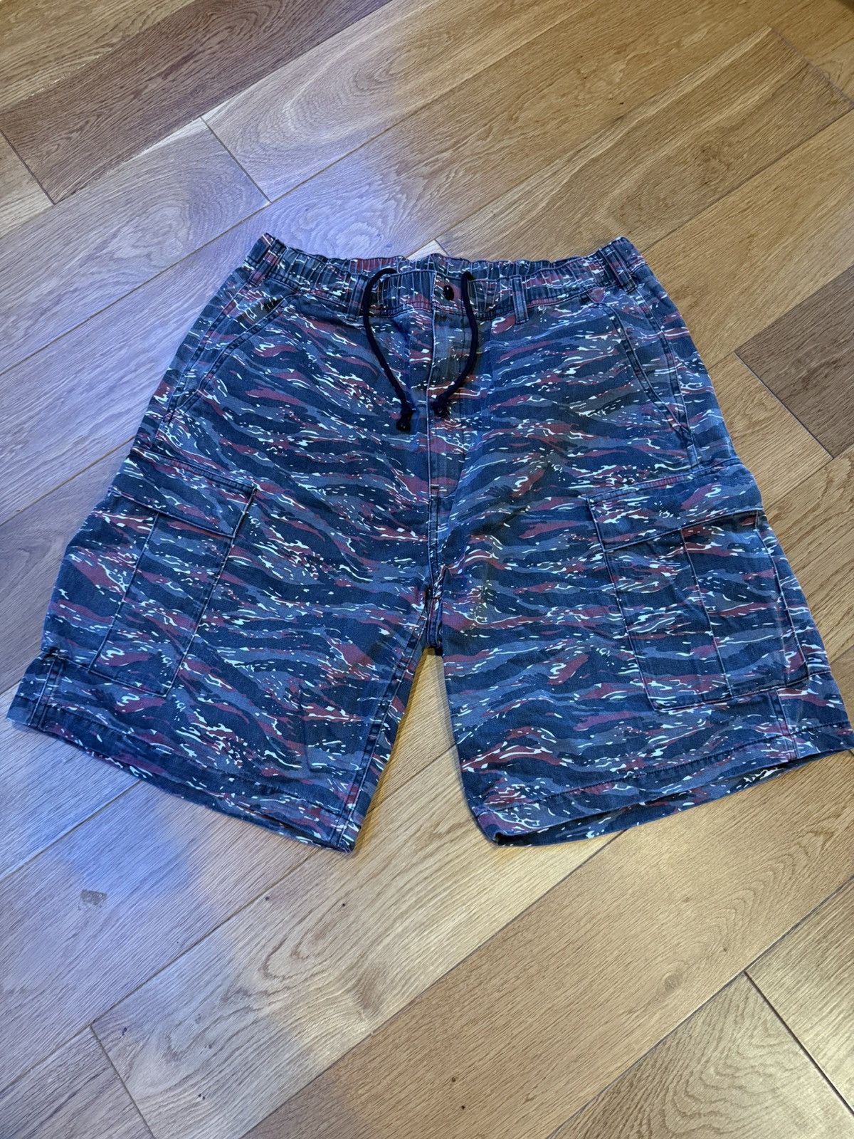 Supreme Supreme Cargo Short SS24 “Red Tiger Camo” Size US 36 / EU 52 - 1 Thumbnail