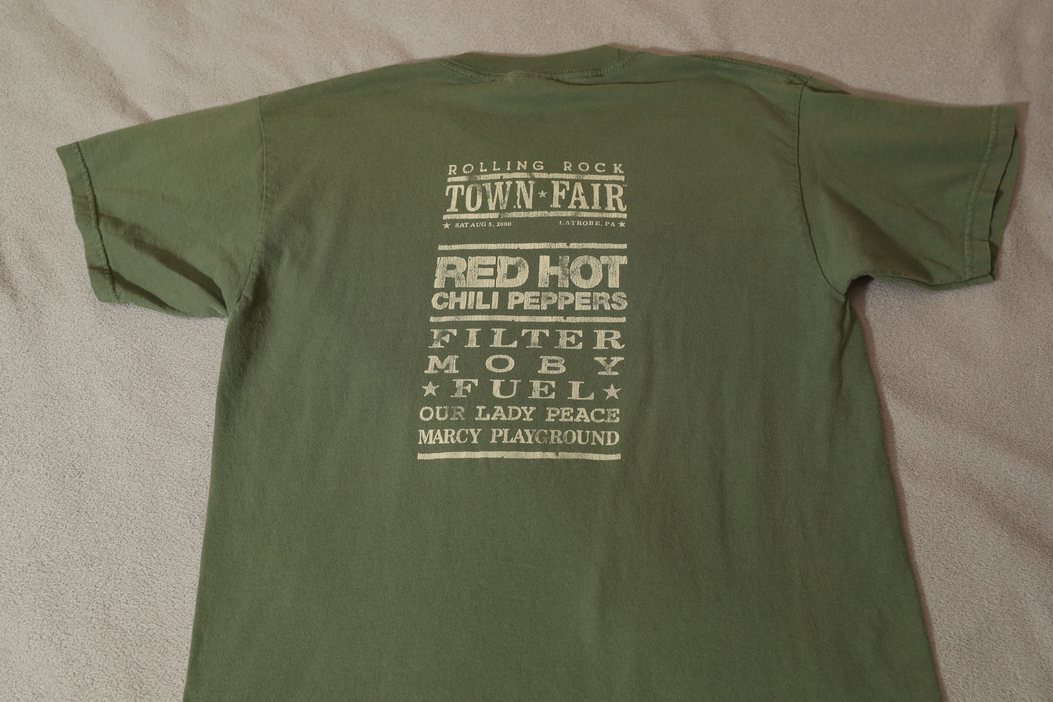 Band Tees × Gildan × Vintage Rolling Rock Town Fair 2000 Red Hot Chili Peppers Tee (L) Size US L / EU 52-54 / 3 - 10 Thumbnail