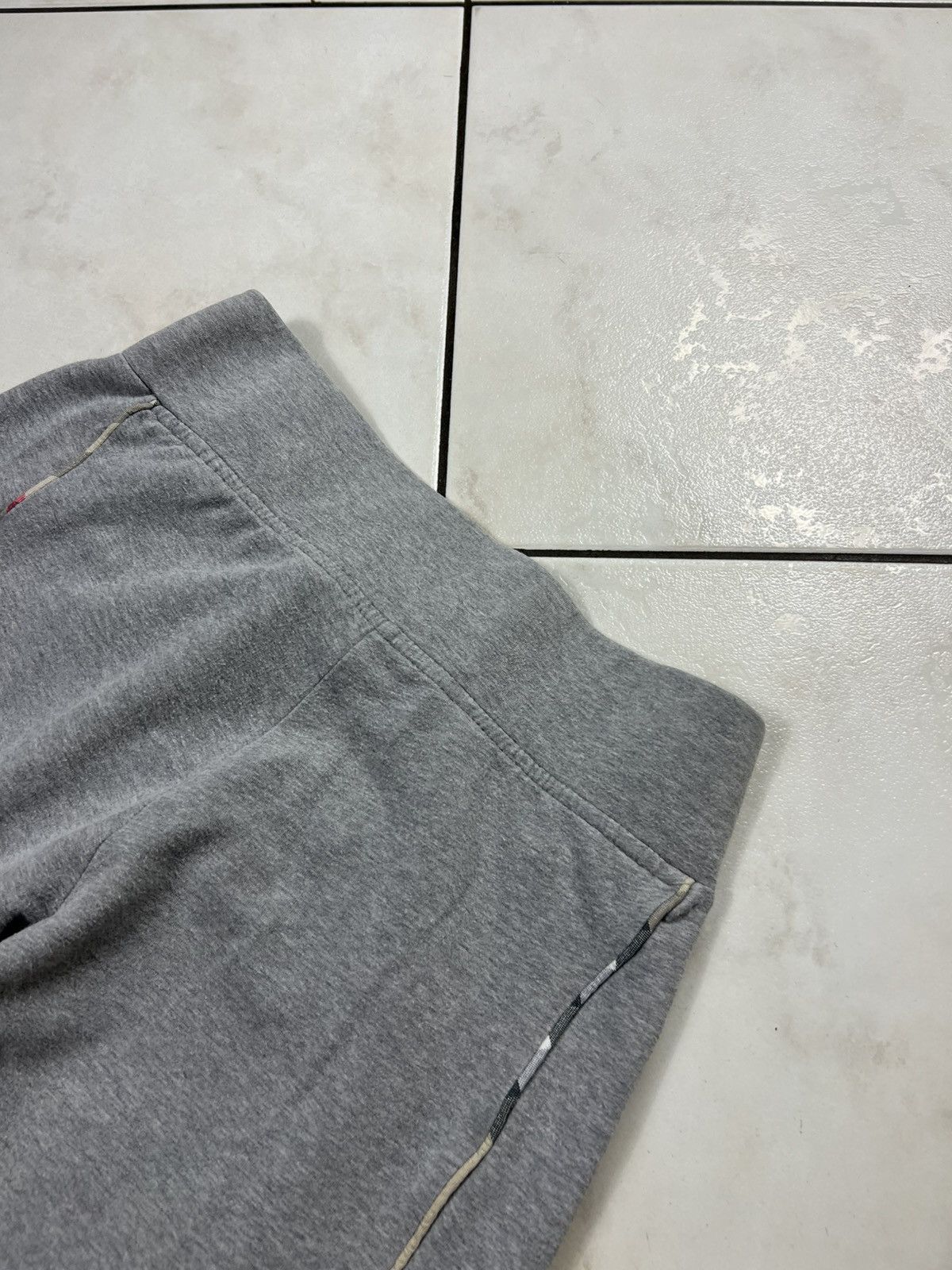 Burberry Vintage Burberry y2k juicy stripe check baggy sweatpants Size 27" / US 4 / IT 40 - 19 Thumbnail