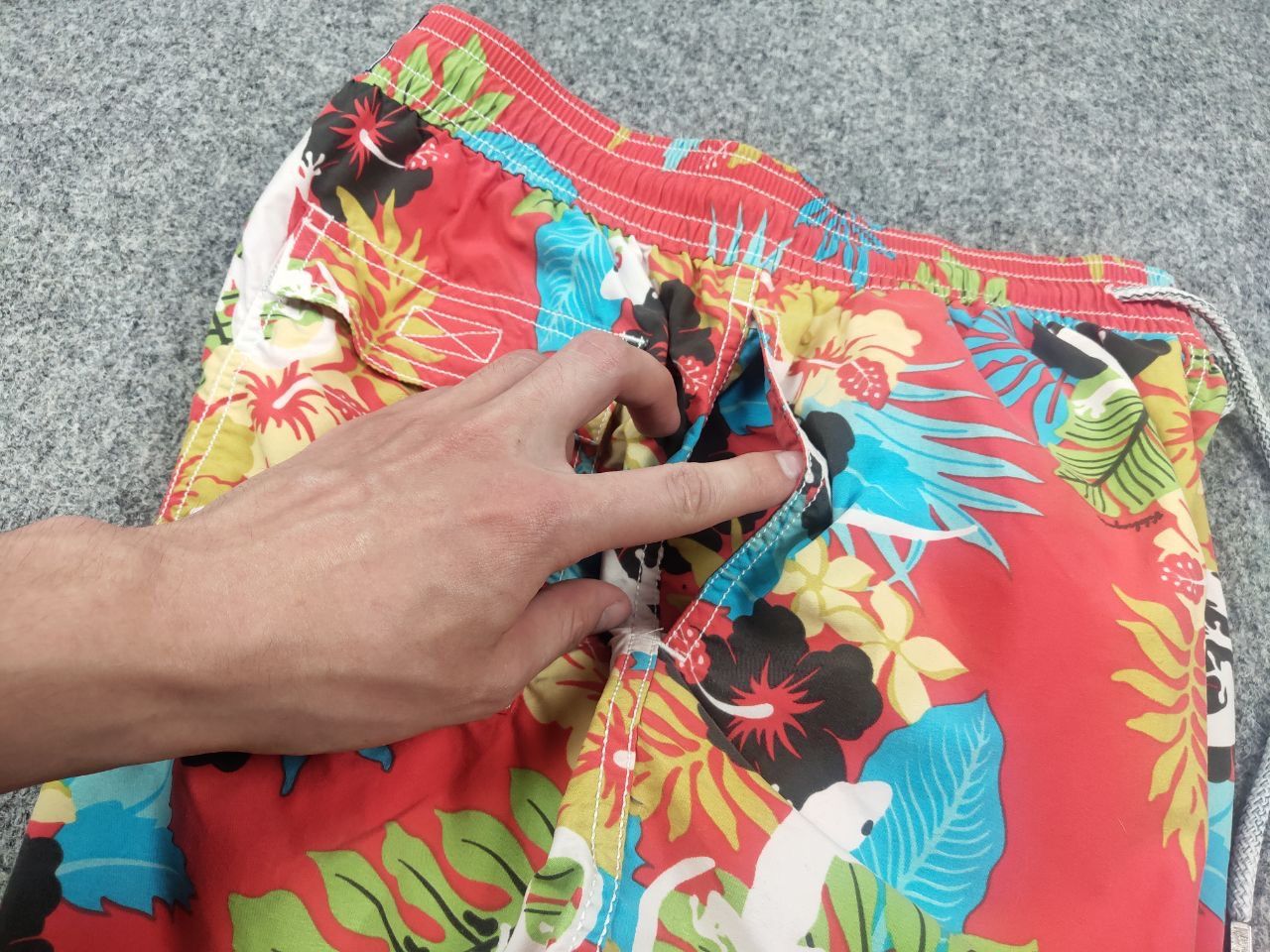 Vilebrequin Vilebrequin Design Pattern Multicolor Swim Casual Shorts Size US 34 / EU 50 - 11 Thumbnail