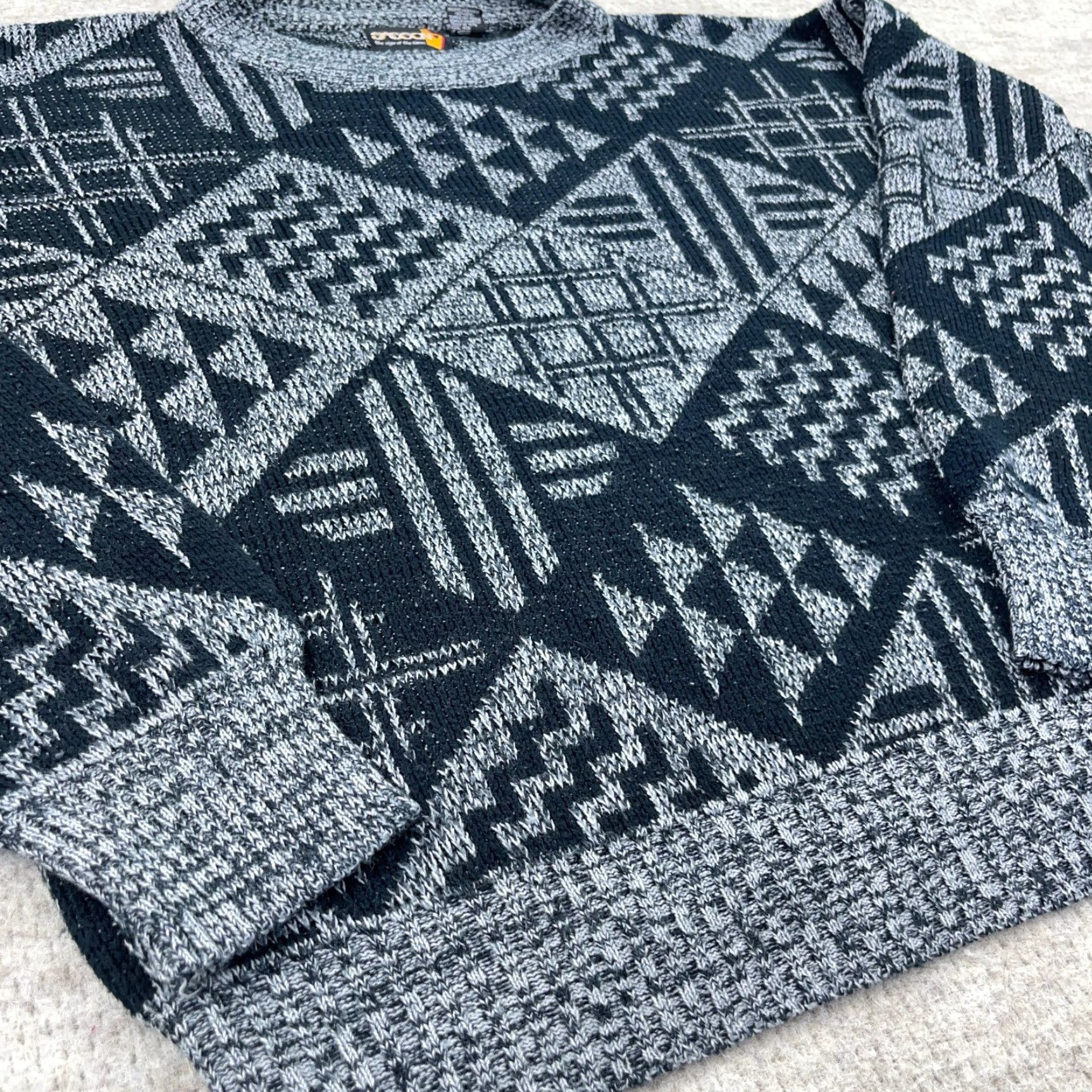 Vintage VINTAGE Sasson Sweater Men Large Gray Black Geometric Crewneck 80s 90s Golf Pullover Size US L / EU 52-54 / 3 - 3 Thumbnail