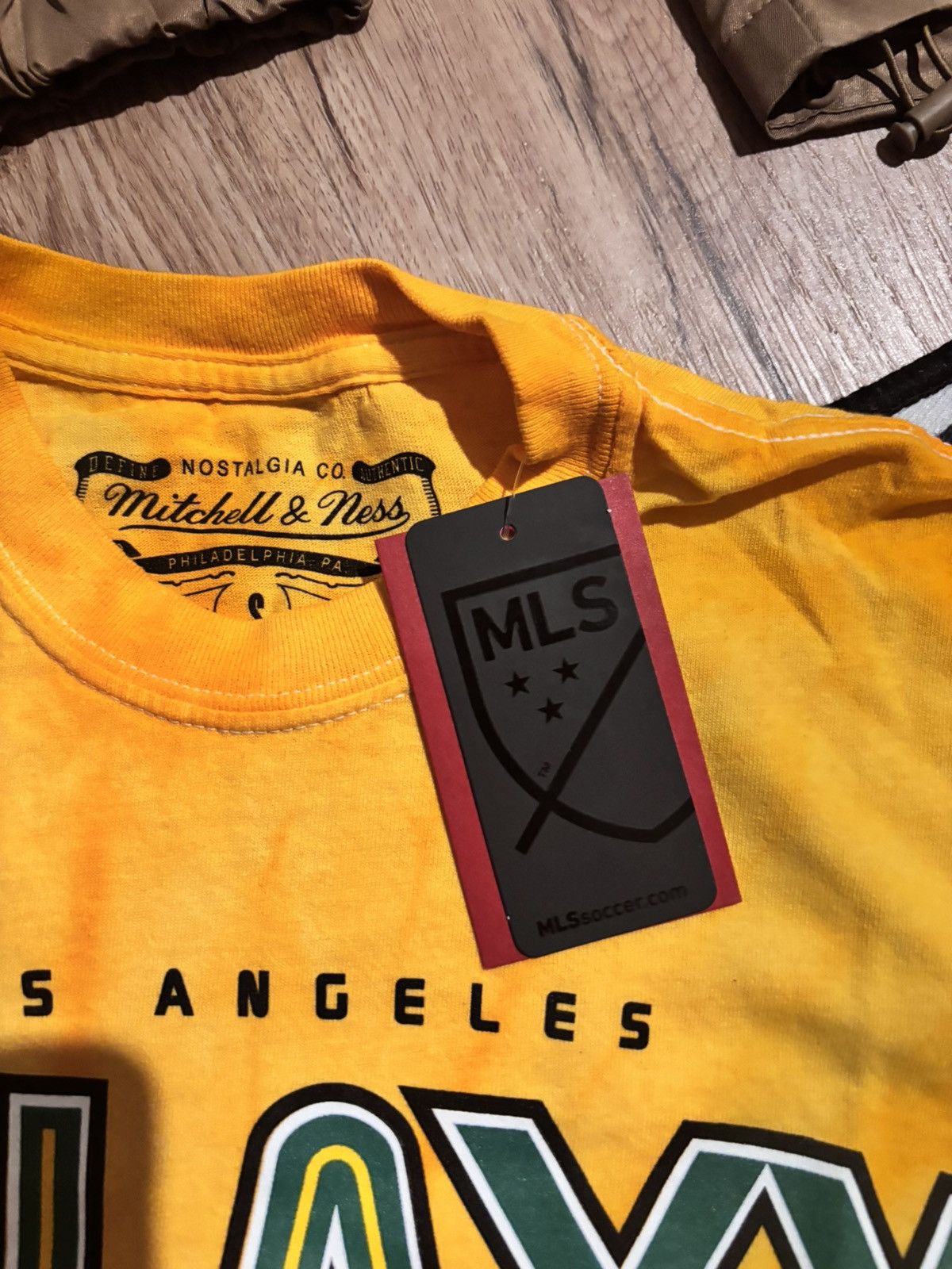 Mitchell & Ness MLS Script Tee Galaxy Los Angeles Galaxy Gold Size US S / EU 44-46 / 1 - 3 Thumbnail