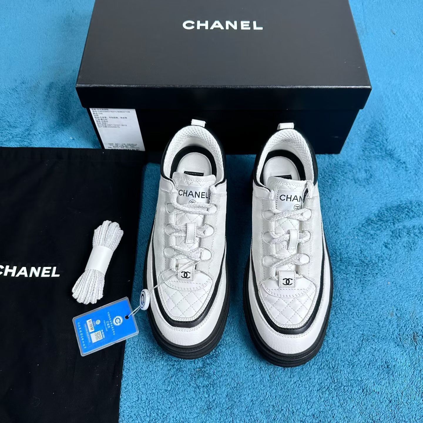 Chanel Chanel 25B White Black Low-Top Shoes Size US 6 / IT 36 - 1 Thumbnail