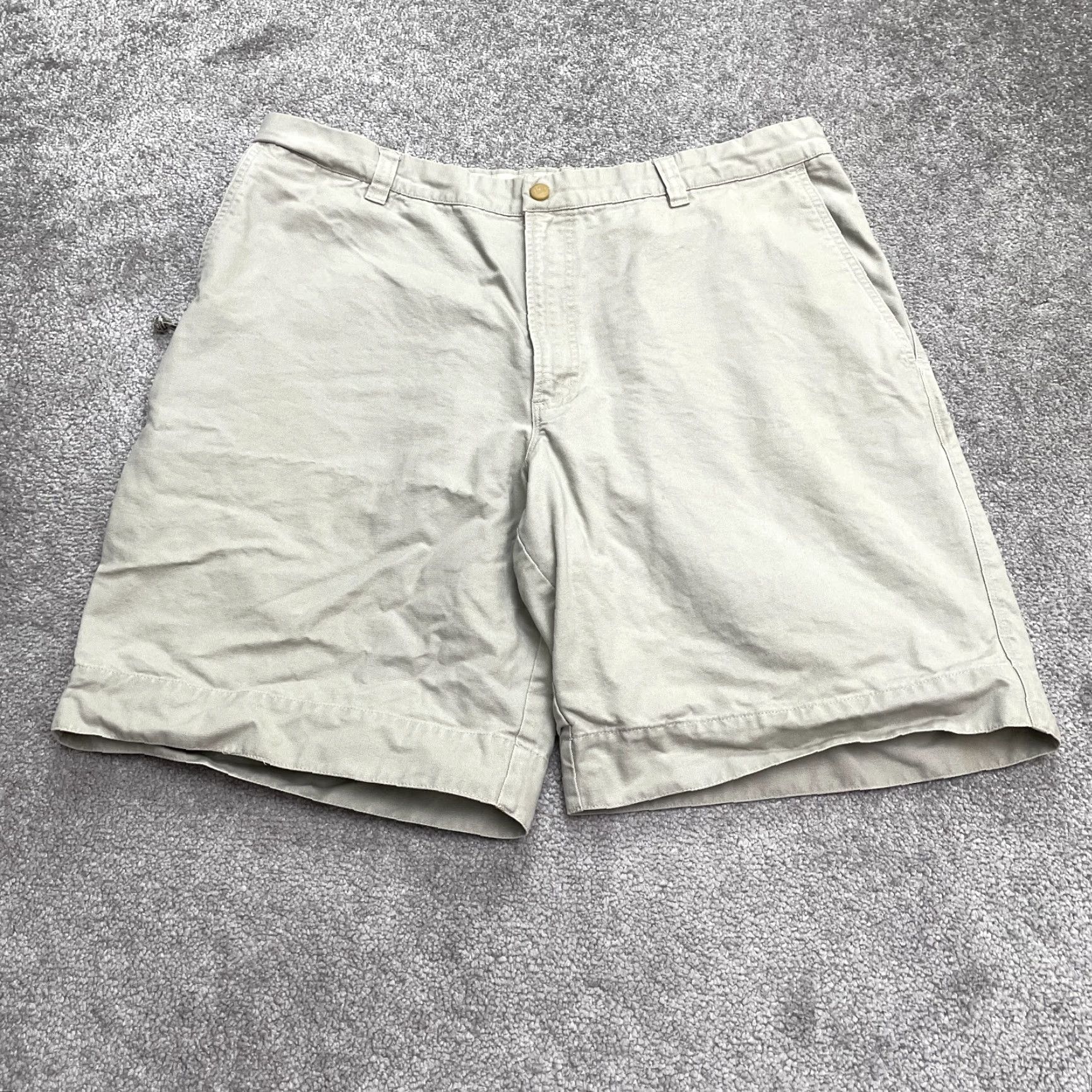 Vintage Columbia Chino Shorts Mens 38 Beige Flat Front 10 Inseam Outdoor Casual Modern Regular Waist 37in Pocket Zipper Snap Button Canvas Cotton Size US 38 / EU 54 - 2 Thumbnail