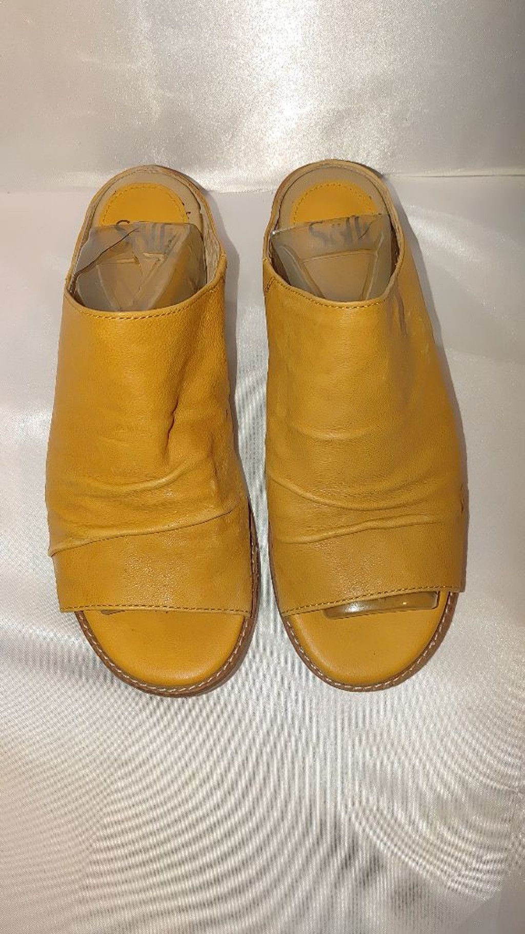 Soffe Sofft Nessa Leather Slide on Mimosa Size 8.5M Size US 8.5 / IT 38.5 - 5 Thumbnail