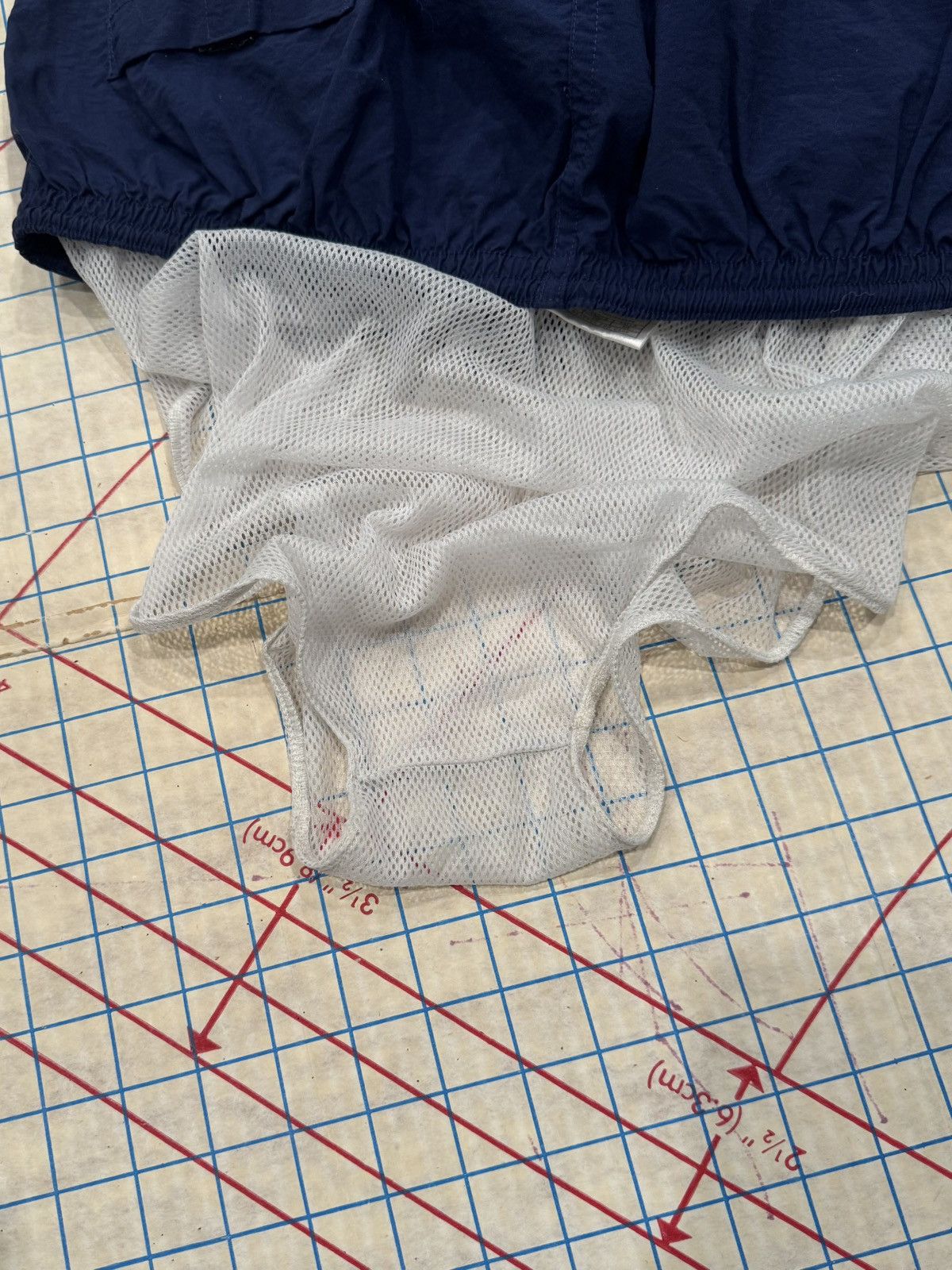 Nike Vintage 90’s Nike White Tag Shorts Navy Size XL 4” Inseam Size US 38 / EU 54 - 10 Thumbnail