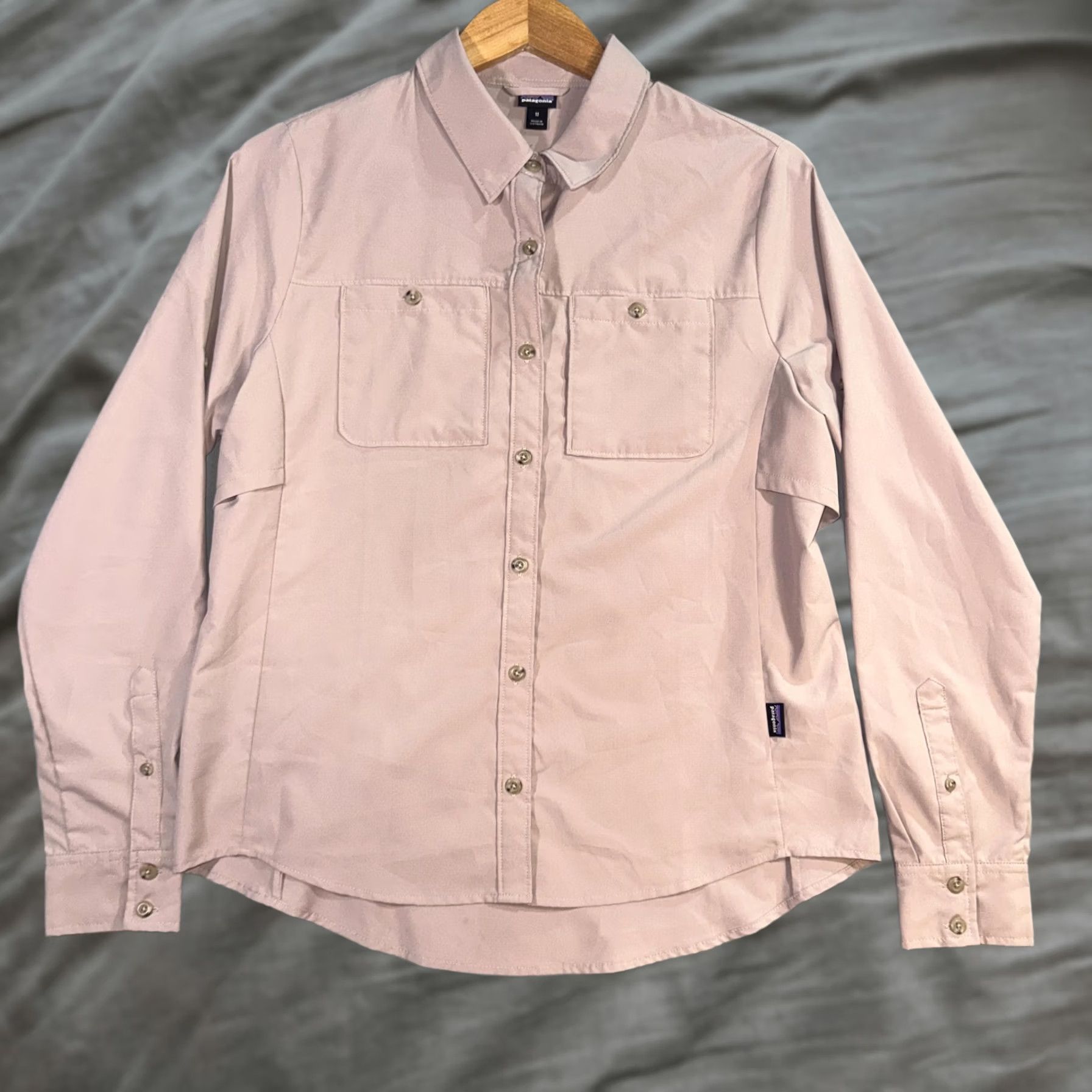 Patagonia Patagonia Shirt Womens 12 Pink Long Sleeve Button-Up Chest Pockets Lightweight Size XL / US 12-14 / IT 48-50 - 1 Thumbnail