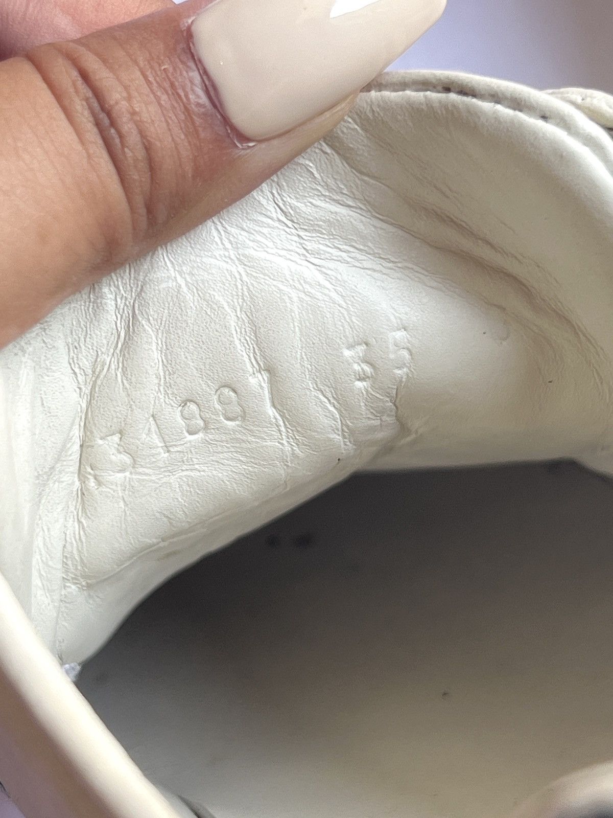 Gucci Gucci White Leather Pearl Studded Ace Low Sneakers EU 35 Size US 5 / IT 35 - 22 Thumbnail