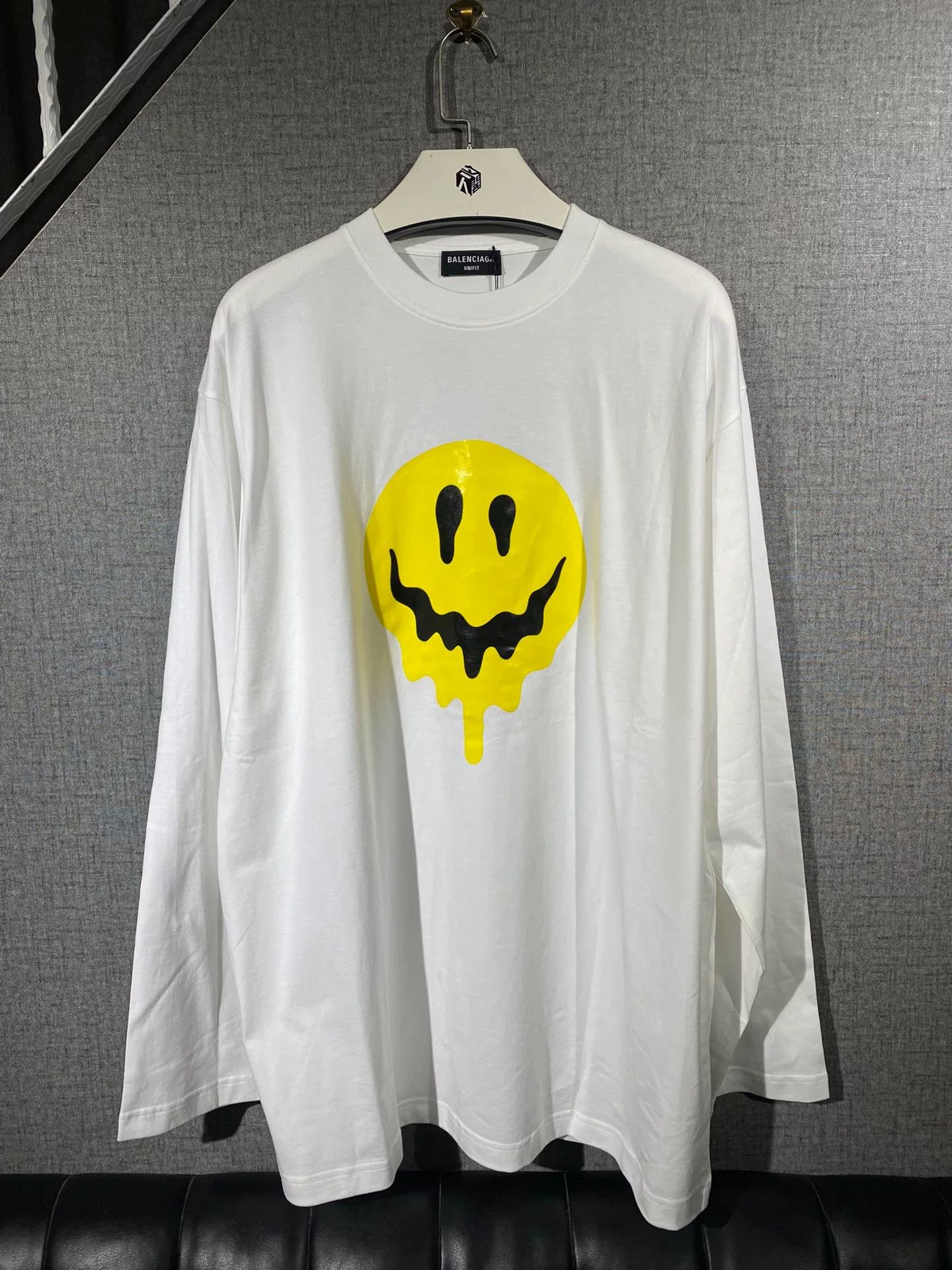 Balenciaga long sleeve t-shirt with peace sign design Size US S / EU 44-46 / 1 - 1 Thumbnail