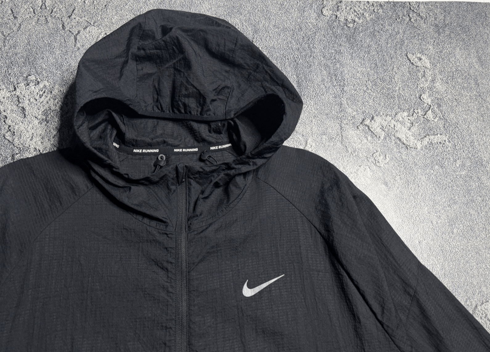 Nike Nike Running Windbreaker Jacket Black Hooded Swoosh XL Size US XL / EU 56 / 4 - 1 Thumbnail