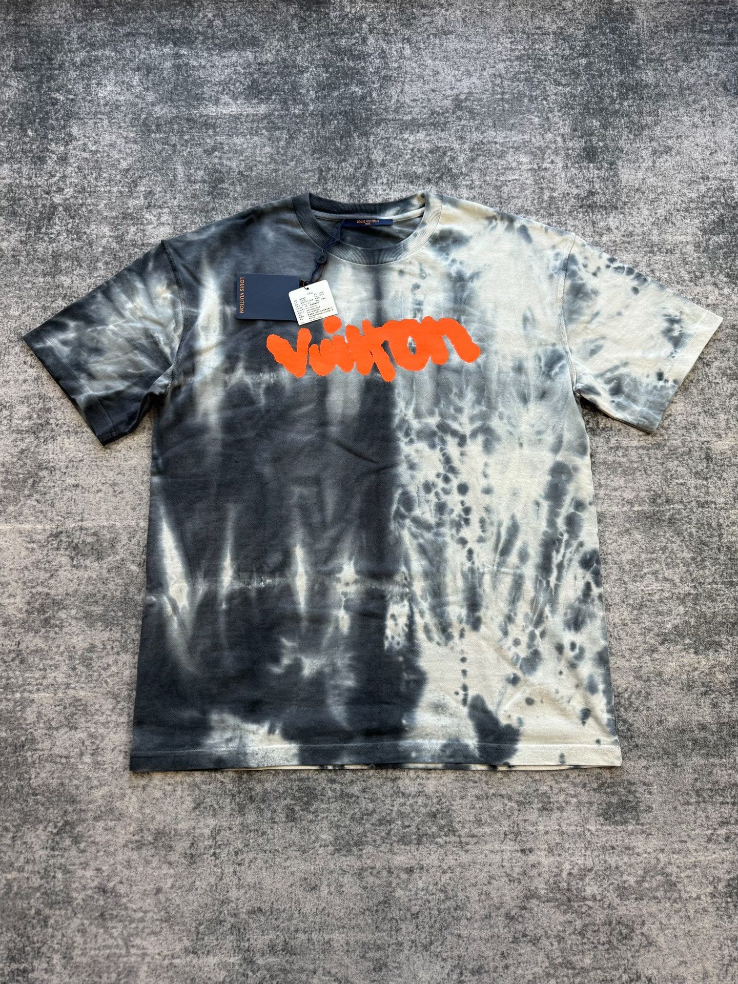 Louis Vuitton Louis Vuitton Tie-Dye Letter Print Short-Sleeve Size US L / EU 52-54 / 3 - 1 Thumbnail
