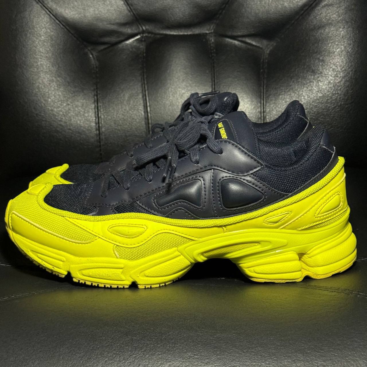 Adidas × Raf Simons 9us Adidas Raf Simons Ozweego Yellow FW18 Size US 9 / EU 42 - 3 Thumbnail