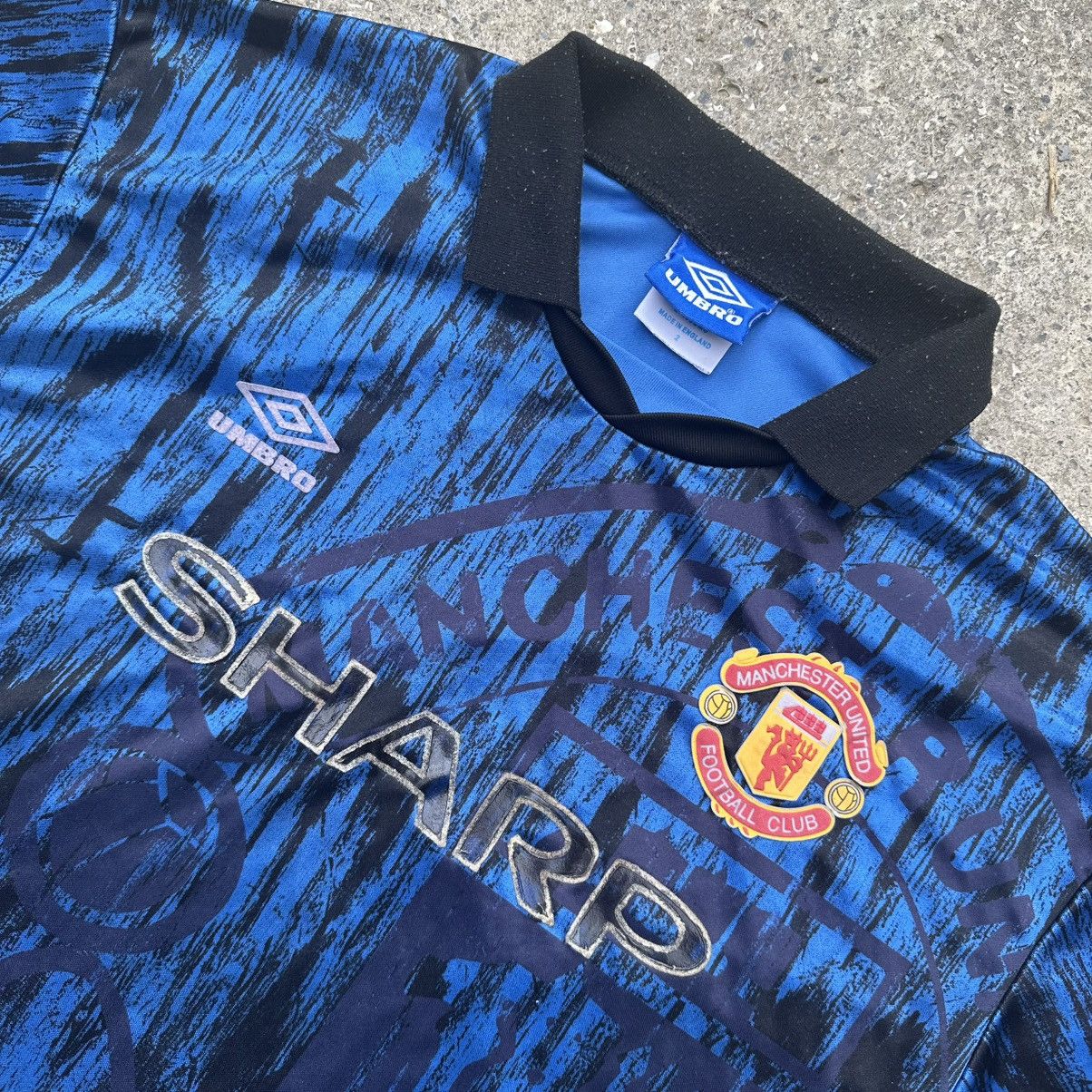 Umbro VNTG Umbro Manchester United Sharp football tee jersey Size US L / EU 52-54 / 3 - 4 Thumbnail