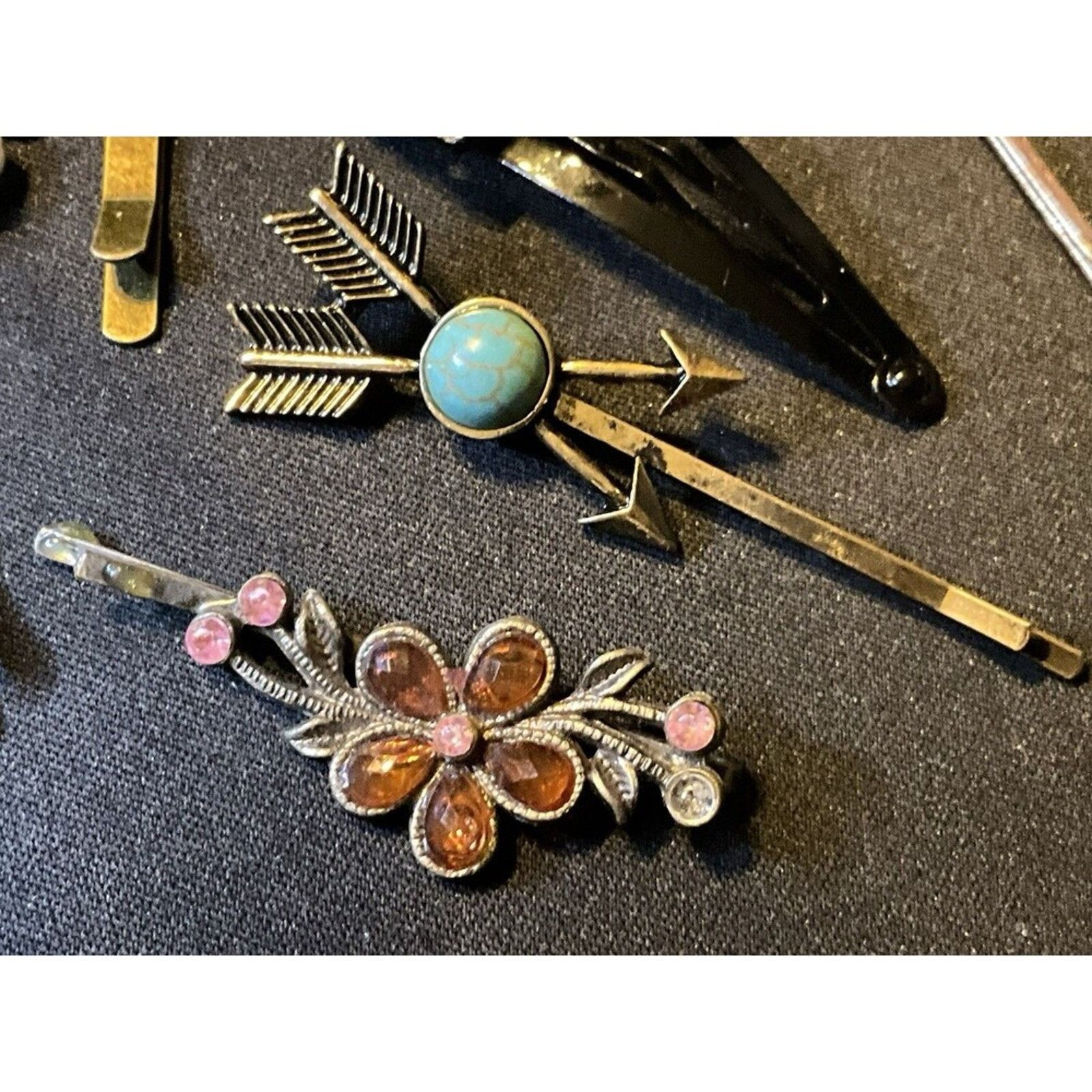 Other 7 Bobby Pins Different Types, Arrows, Skull, Flowers Size ONE SIZE - 4 Thumbnail