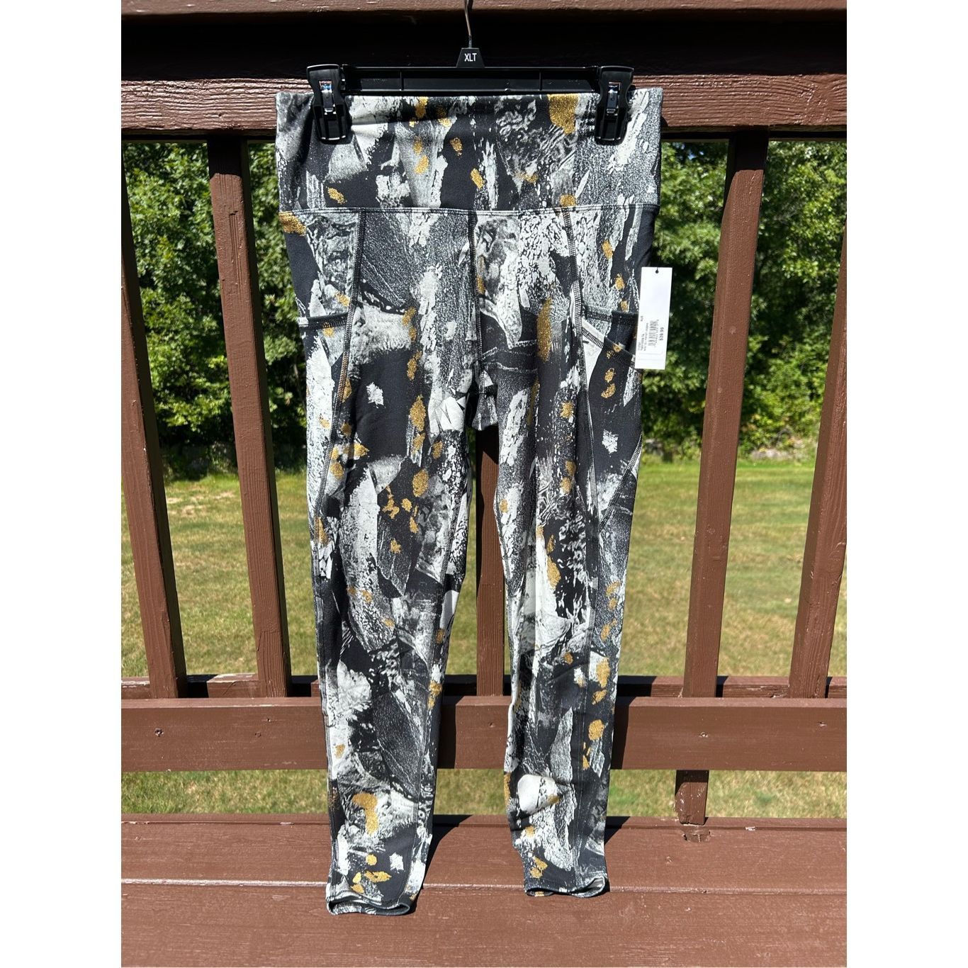Other Tahari Sport Women’s Camouflage Abstract Side Cell Pocket At Size 30" / US 8 / IT 44 - 1 Thumbnail