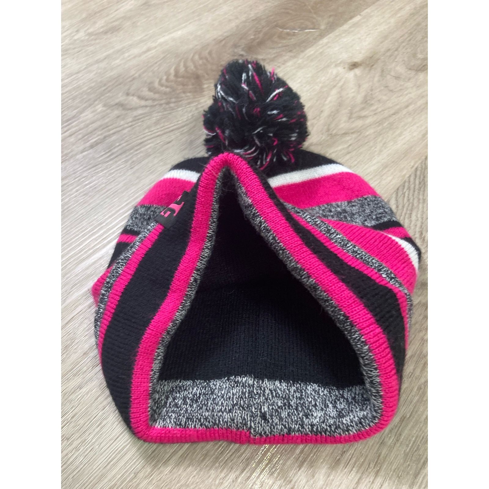 Other T-Mobile Striped Winter Beanie Hat with Pom Unisex Size ONE SIZE - 5 Thumbnail