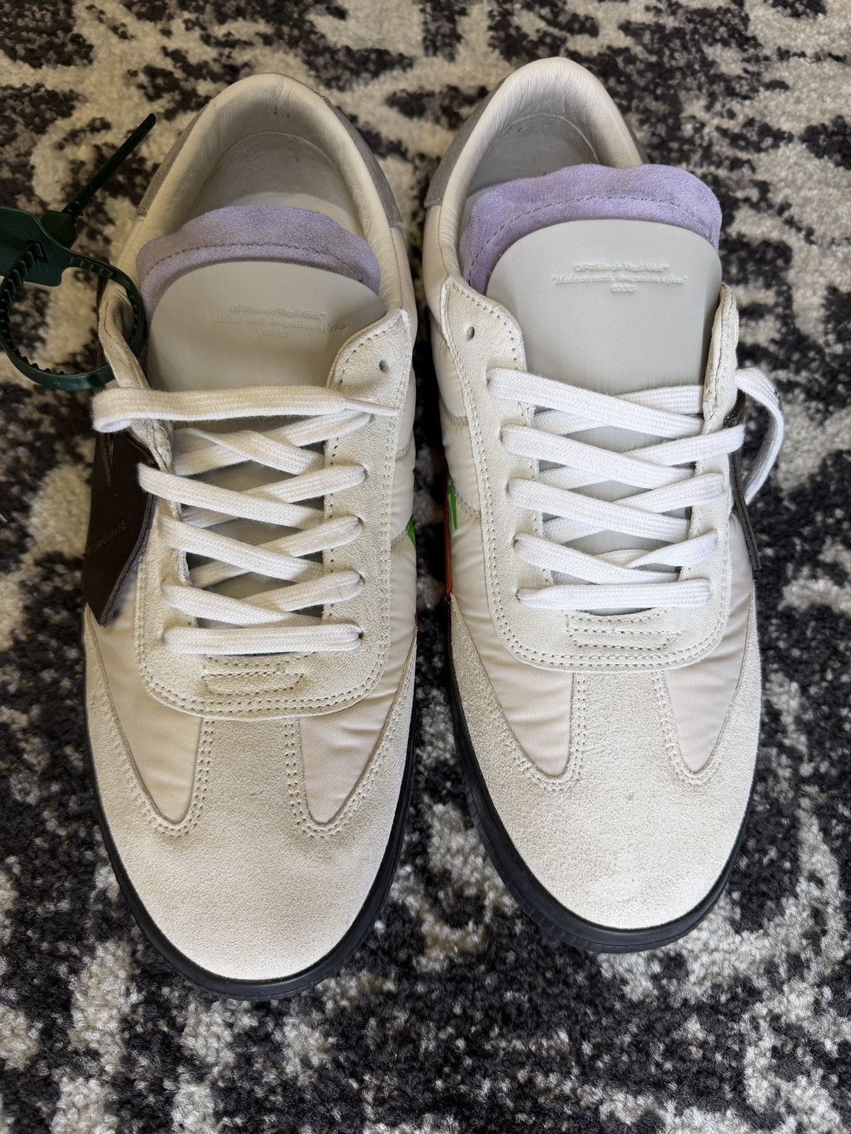 Off-White Off-White Low Vulcanized Sneakers – White / Black / Green Size US 11 / EU 44 - 2 Thumbnail