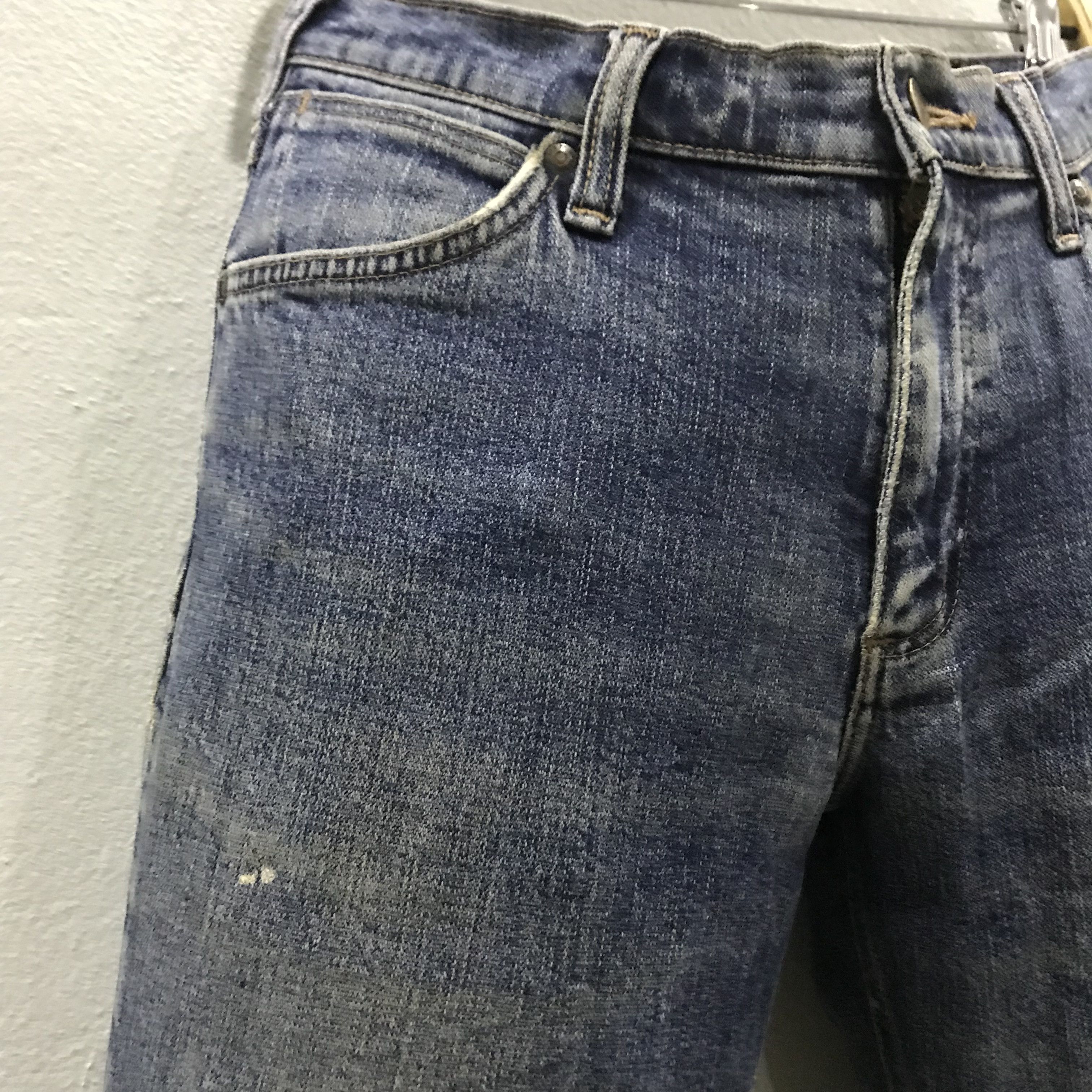 Wrangler Vintage Wrangler 2000s Fade Distressed Look Straight Leg Size US 29 - 6 Thumbnail