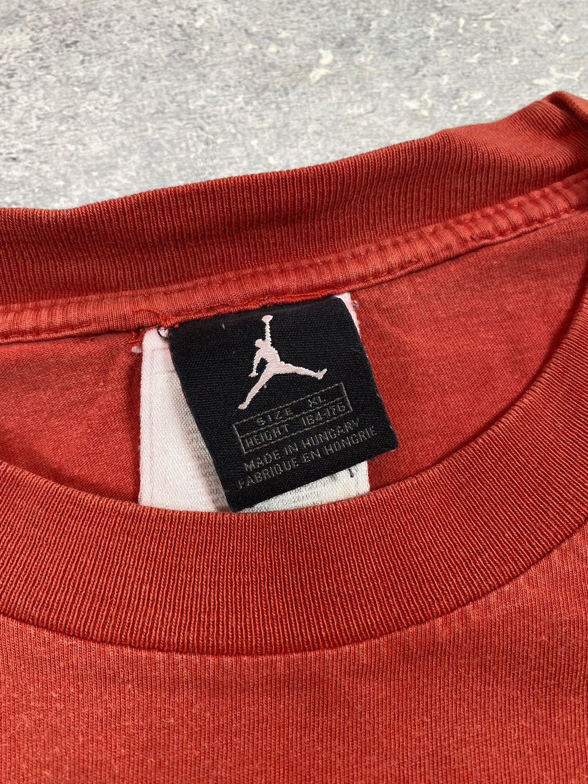 Jordan Brand × Nike × Vintage Vintage Jordan Brand Men’s Red T-Shirt With Big Logo Size US XL / EU 56 / 4 - 7 Thumbnail