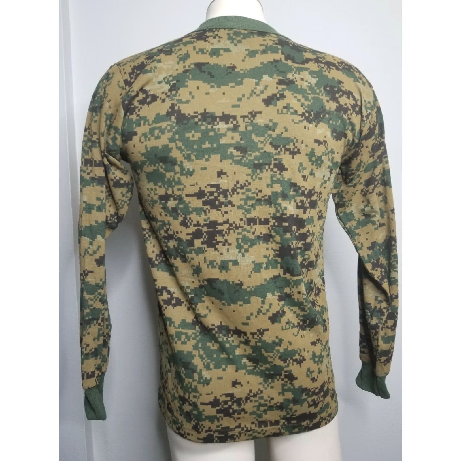 Vintage VINTAGE Tee Swing CAMO Long Sleeve T Shirt Mens S Camouflage Army Green 90s Mens Shirt Size US S / EU 44-46 / 1 - 3 Thumbnail