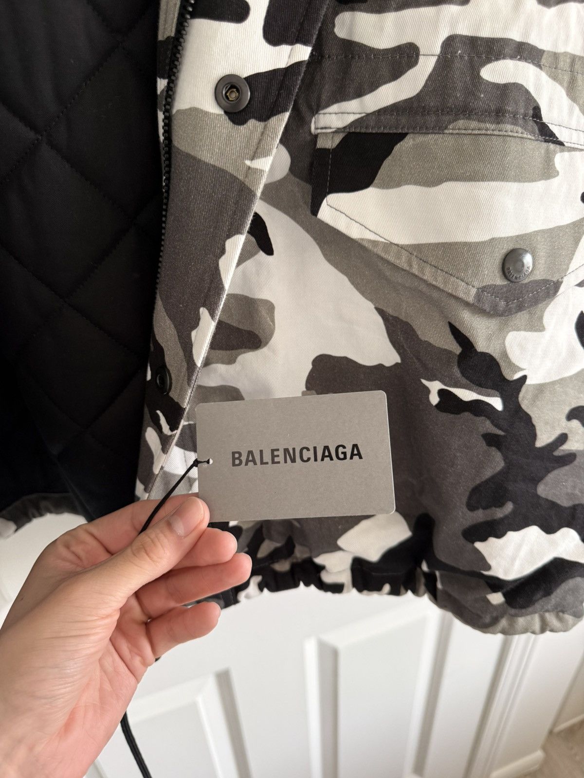 Balenciaga Fall 2021 Off-Shoulder Camo Military Parka Size US XS / EU 42 / 0 - 6 Thumbnail