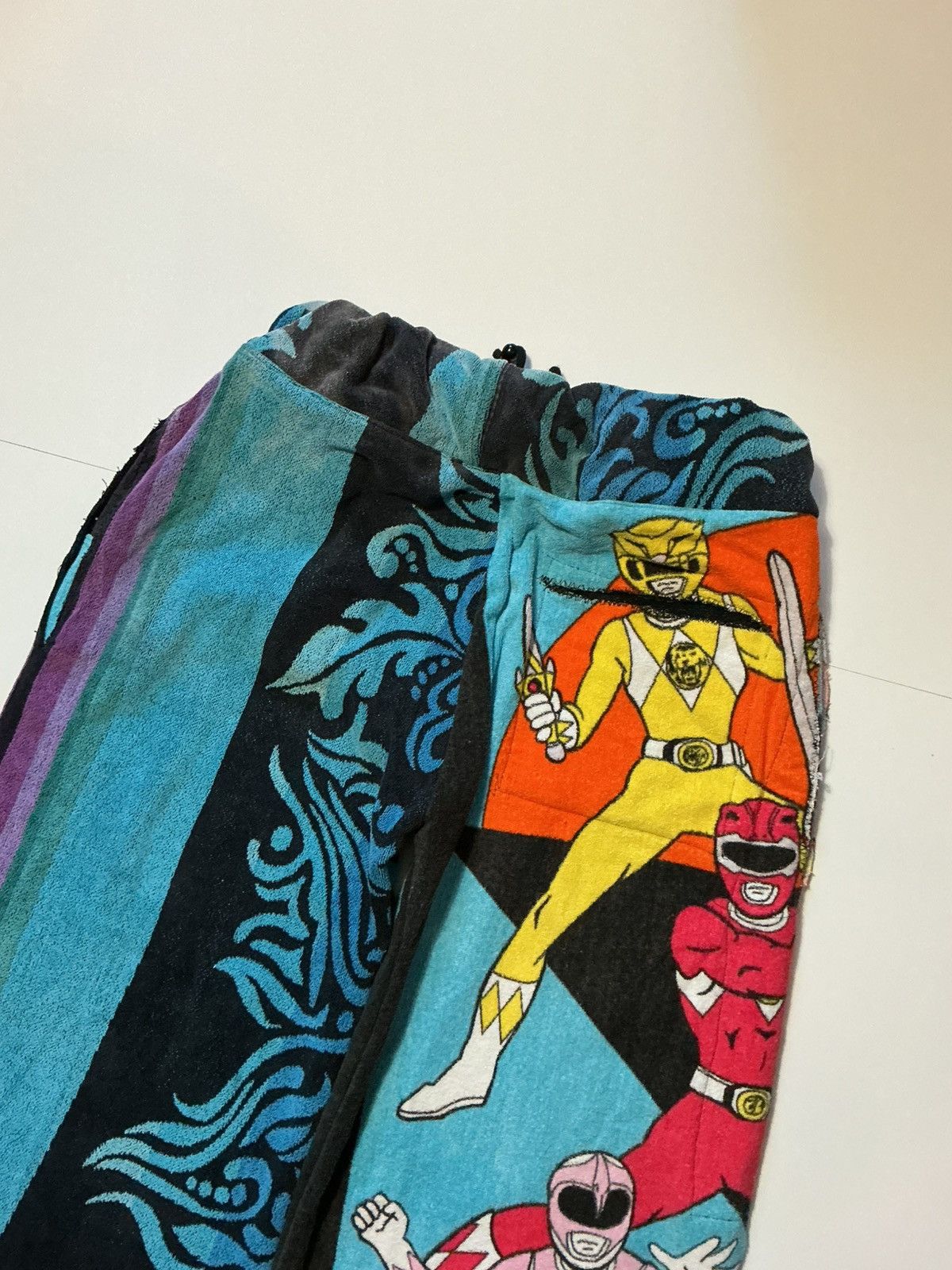 Vintage Vintage 1993 Mighty Morphin Power Rangers 1 Of 1 Towel Pants Size US 34 / EU 50 - 4 Thumbnail