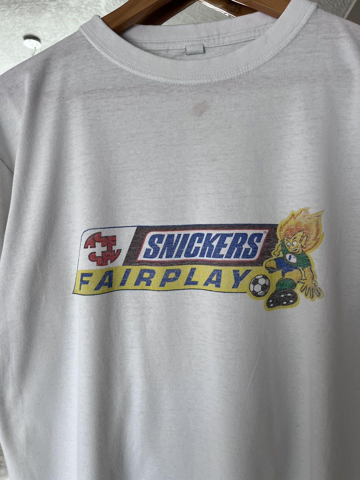 Vintage Vintage Snickers FairPlay Swiss FIFA Rare White T-Shirt Size US S / EU 44-46 / 1 - 3 Thumbnail
