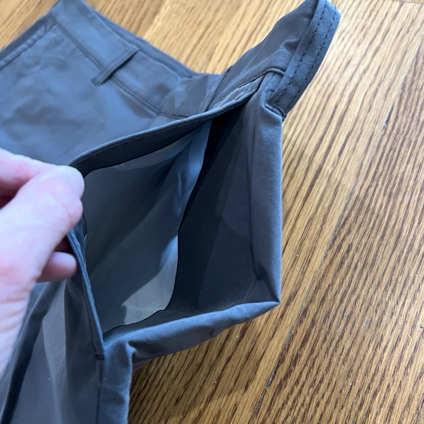 J.Crew J. Crew Men's Stretch Chino Shorts 9" Inseam Size 32 Dark Gray Golf Walking - Regular Fit, Zip Closure, Nylon Elastane, Preppy Theme, Men’s Shorts Size US 32 / EU 48 - 7 Thumbnail