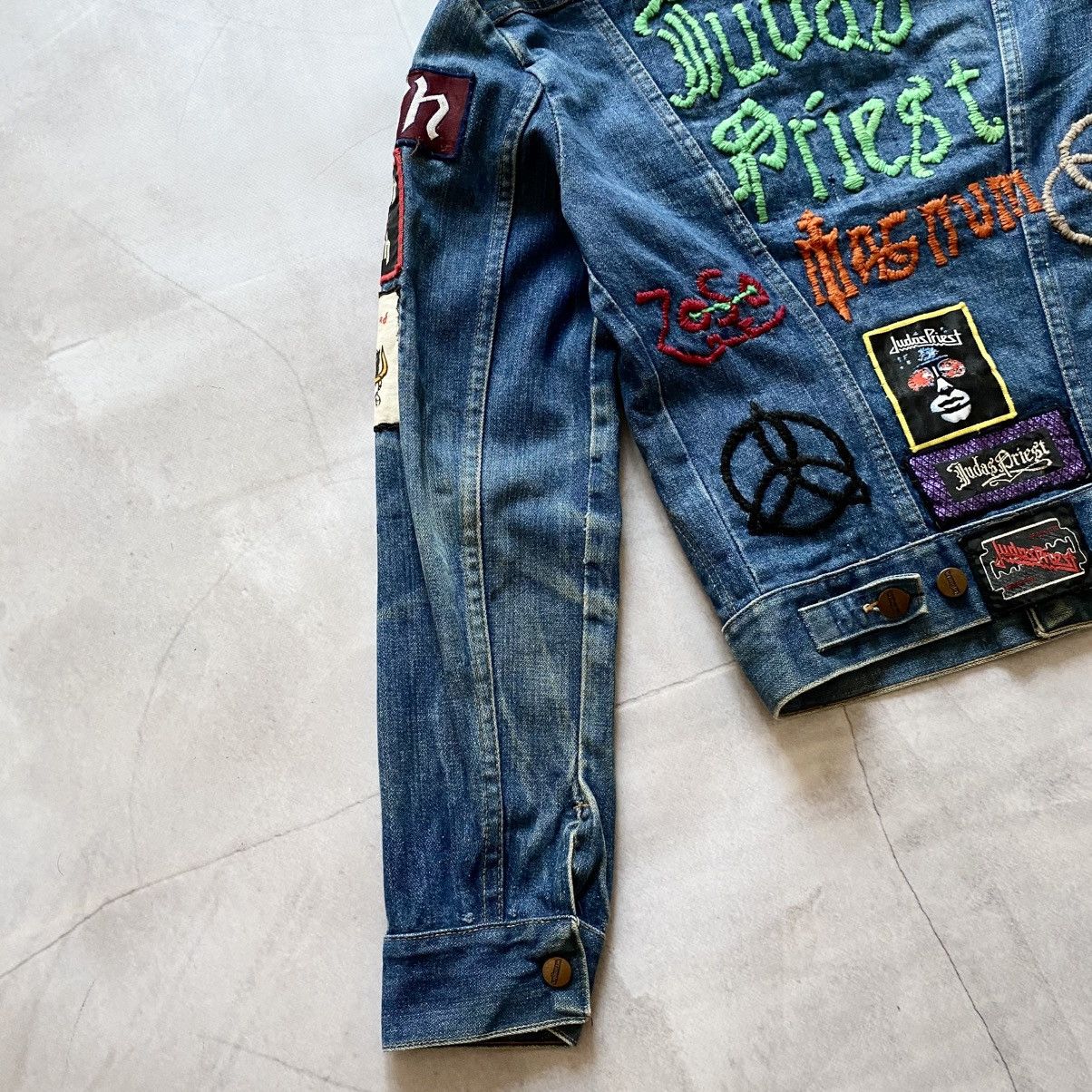 Band Tees × Vintage 80s Judas Priest Motörhead Wrangler Handmade Denim Jacket Size US S / EU 44-46 / 1 - 10 Thumbnail