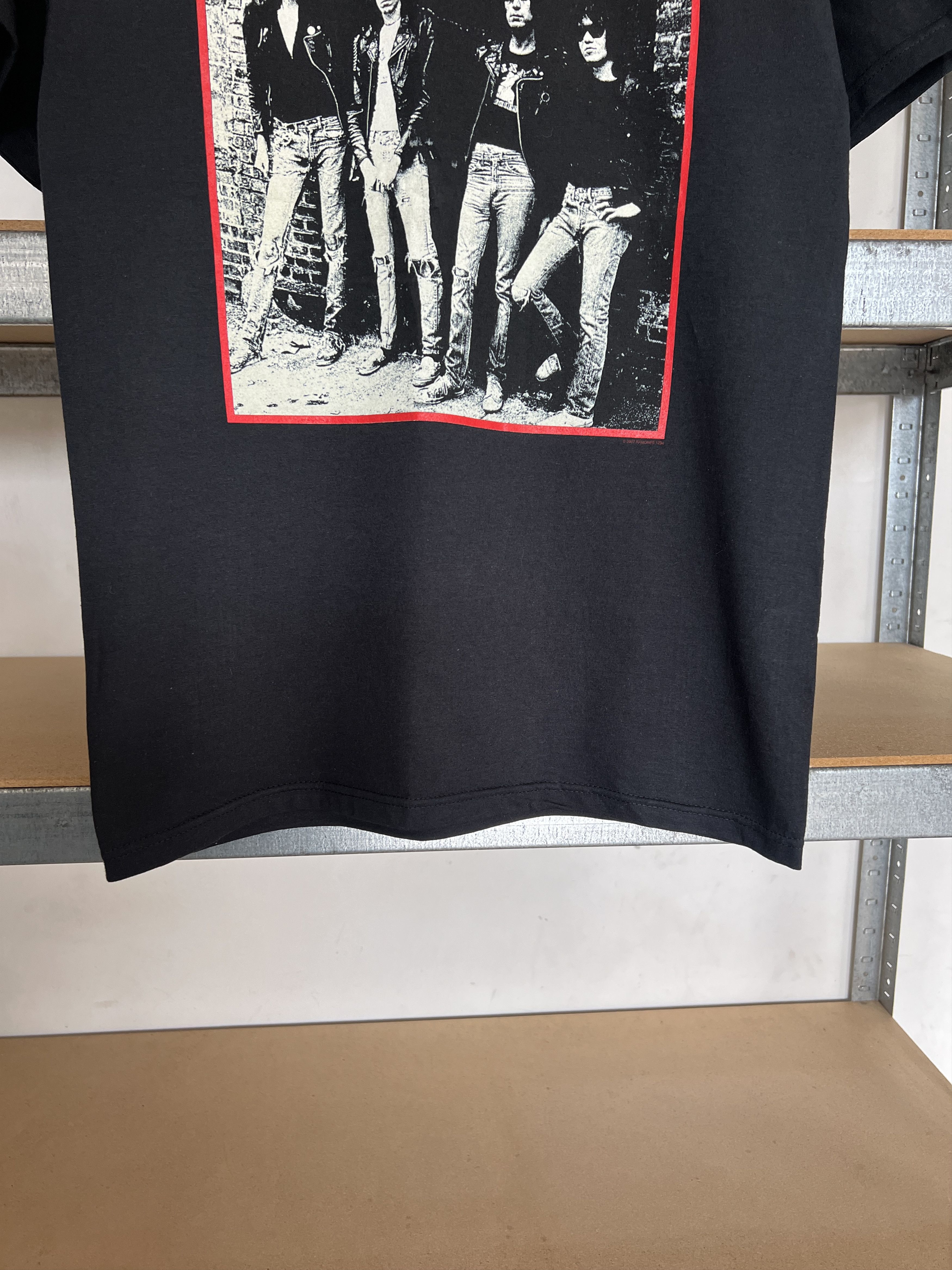 Band Tees Vintage 2007 Ramones Rockets To russia Rock Band T-shirt Size US M / EU 48-50 / 2 - 8 Thumbnail