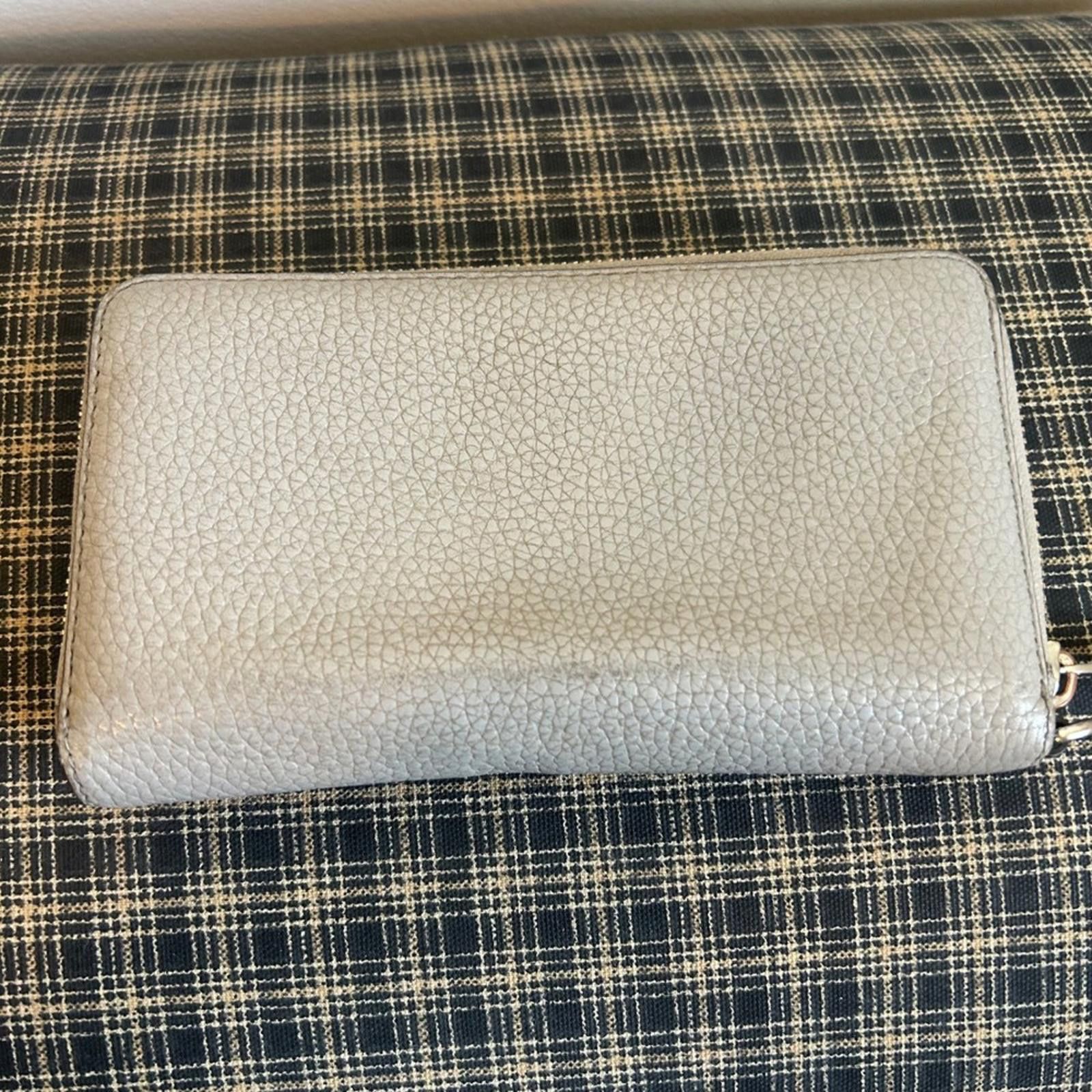 Michael Kors Michael Kors Zip Around Wallet Grey Leather Wristlet Clutch Size ONE SIZE - 2 Thumbnail