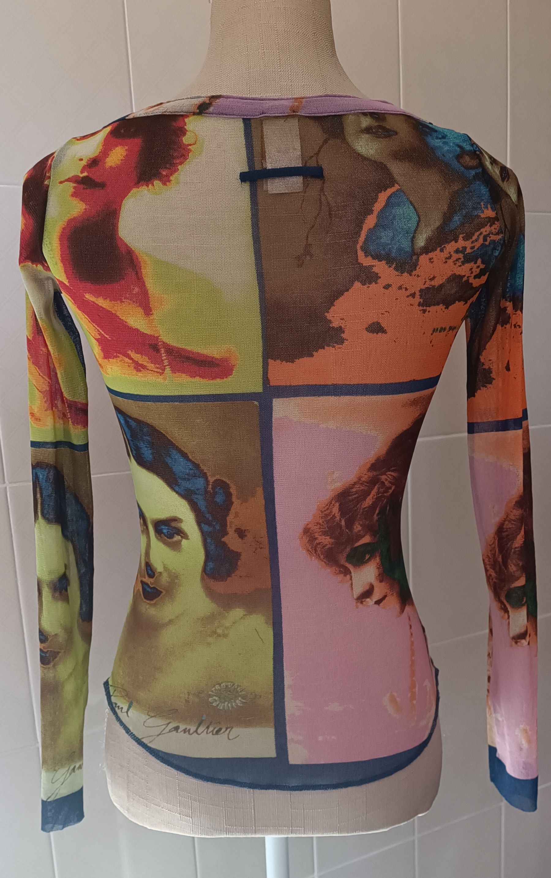 Top - Iconic print on women's frames 1920's