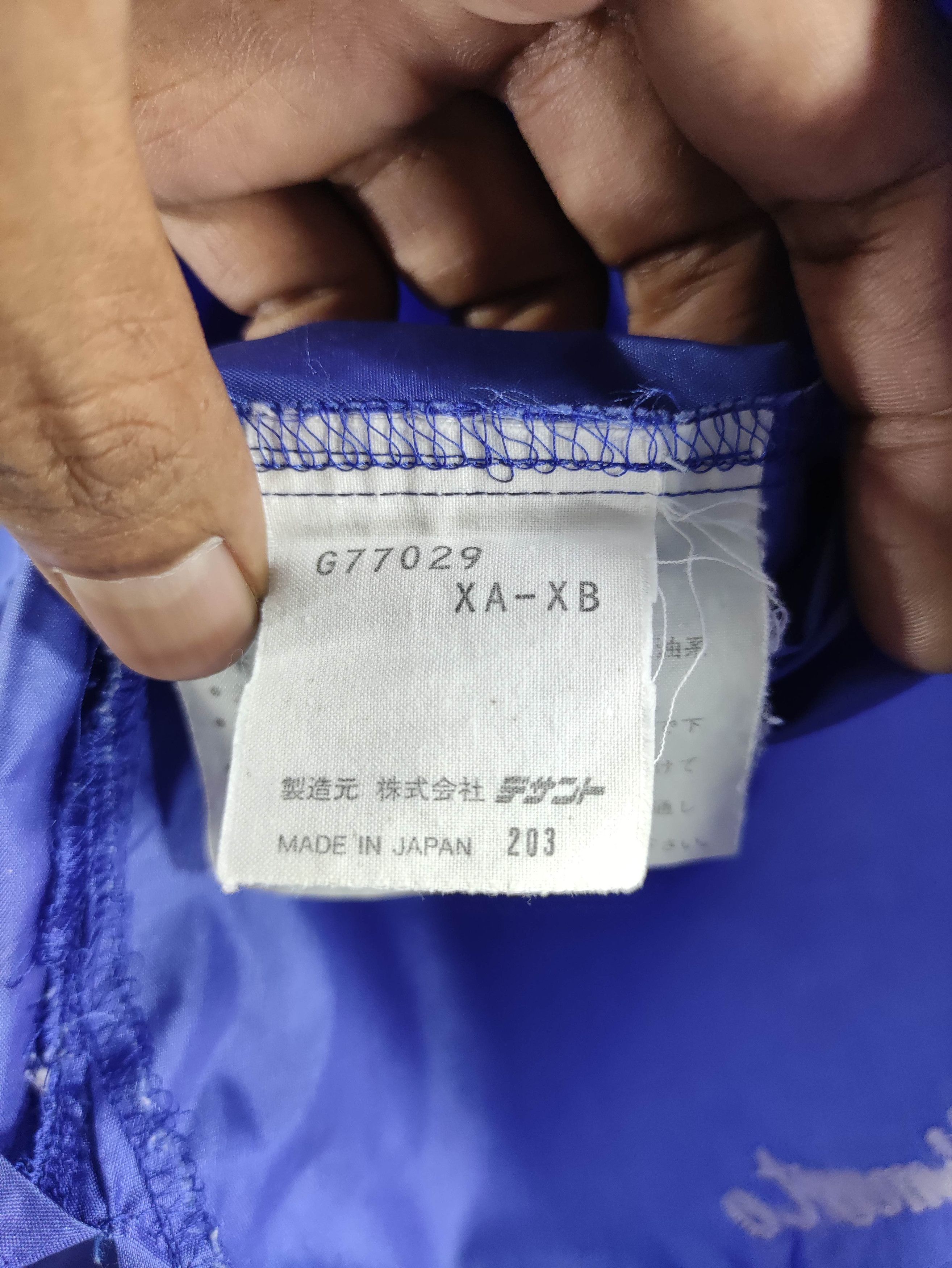 Adidas Vintage Adidas Yokohama Marinos Thin Windbreaker Jumper Size US XL / EU 56 / 4 - 6 Thumbnail