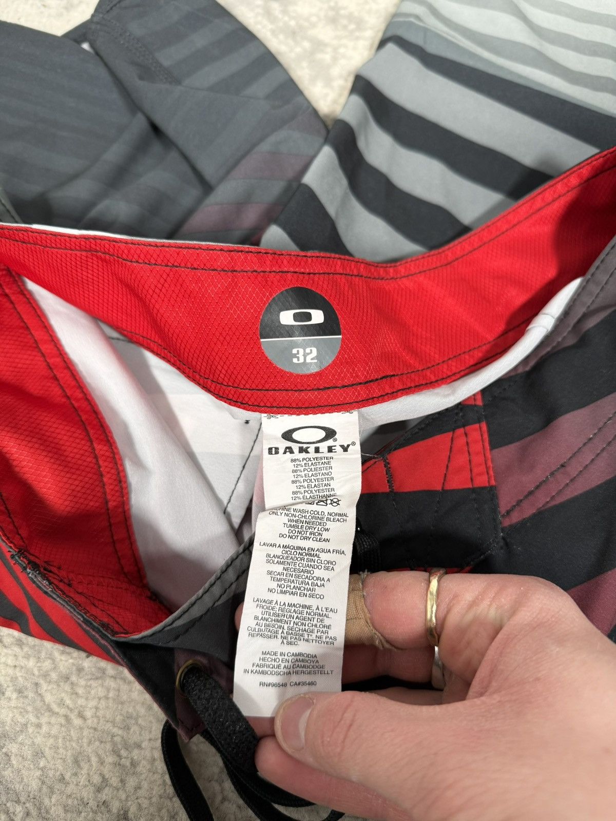 Oakley Y2K Oakley Red Gray Stripes Board Shorts Size US 32 / EU 48 - 3 Thumbnail