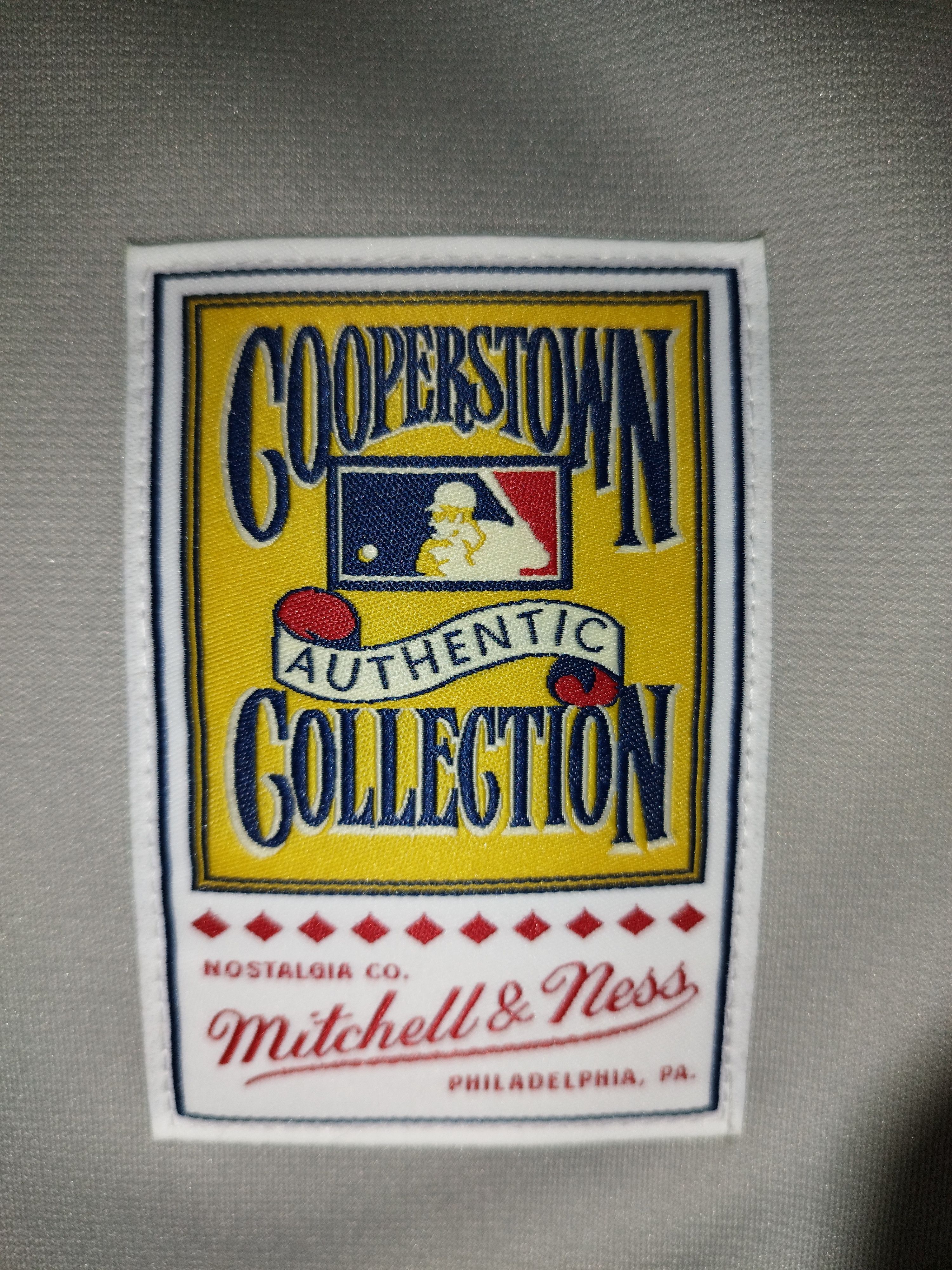 Mitchell & Ness Derek Jeter New York Yankees 2000 Authentic Throwback Jersey Size US S / EU 44-46 / 1 - 20 Thumbnail