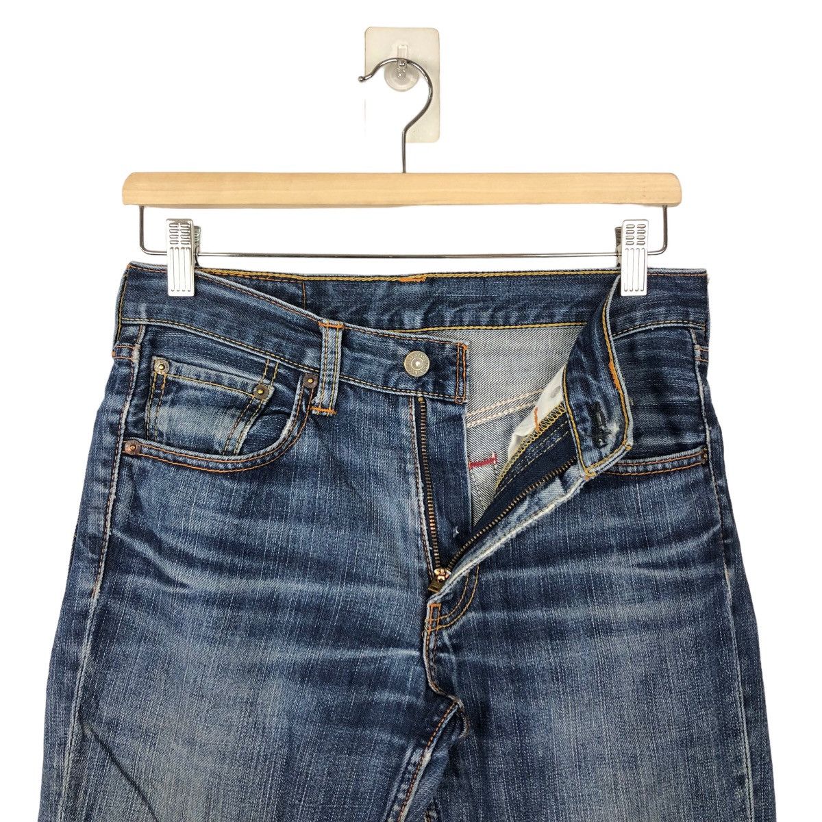 Levi's VINTAGE LEVI’S LOT 707 DISTRESSED DENIM JEANS LEATHER PAD Size US 26 / EU 42 - 8 Thumbnail