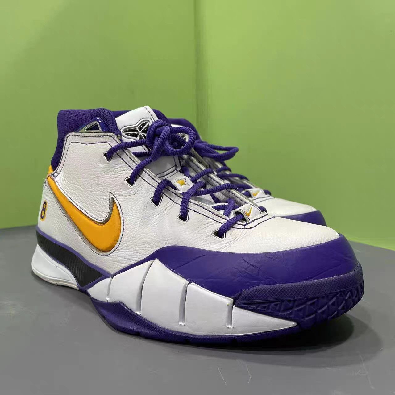 Nike Nike Lakers White/Purple Basketball Shoes K15 Size US 9.5 / EU 42-43 - 2 Thumbnail