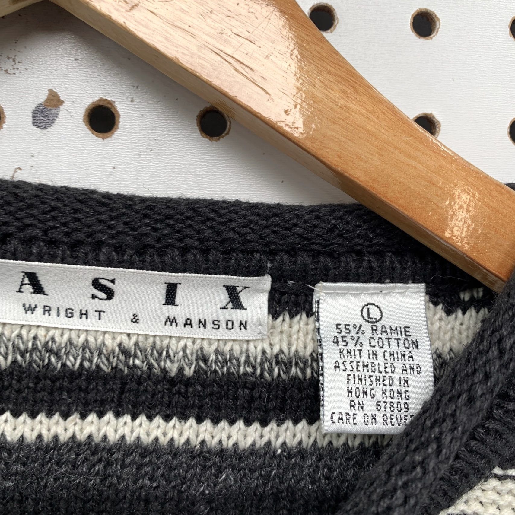 Vintage VINTAGE Fenn Wright Manson Black Striped Sweater Mens Large Ramie Cotton Pullover Knit Crew Neck Winter Casual Mens L Black Striped Sweater Size US L / EU 52-54 / 3 - 6 Thumbnail