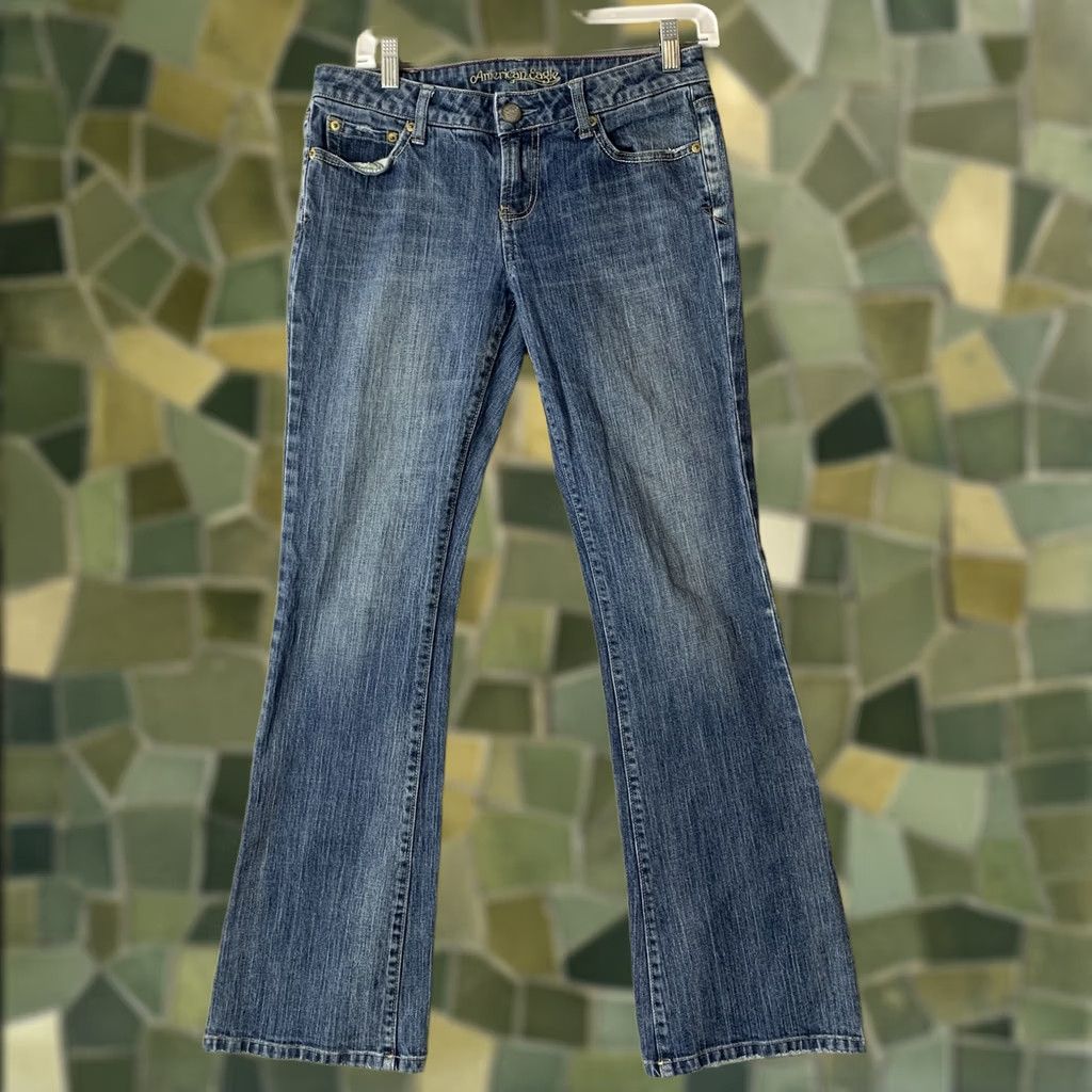 American Eagle Outfitters VINTAGE American Eagle Jeans Womens 6 Blue Hipster Bootcut Denim 5-Pocket Zipper Button Logo Machine Washable 90s Y2K Preppy College USA Womens Size 28" / US 6 / IT 42 - 1 Thumbnail