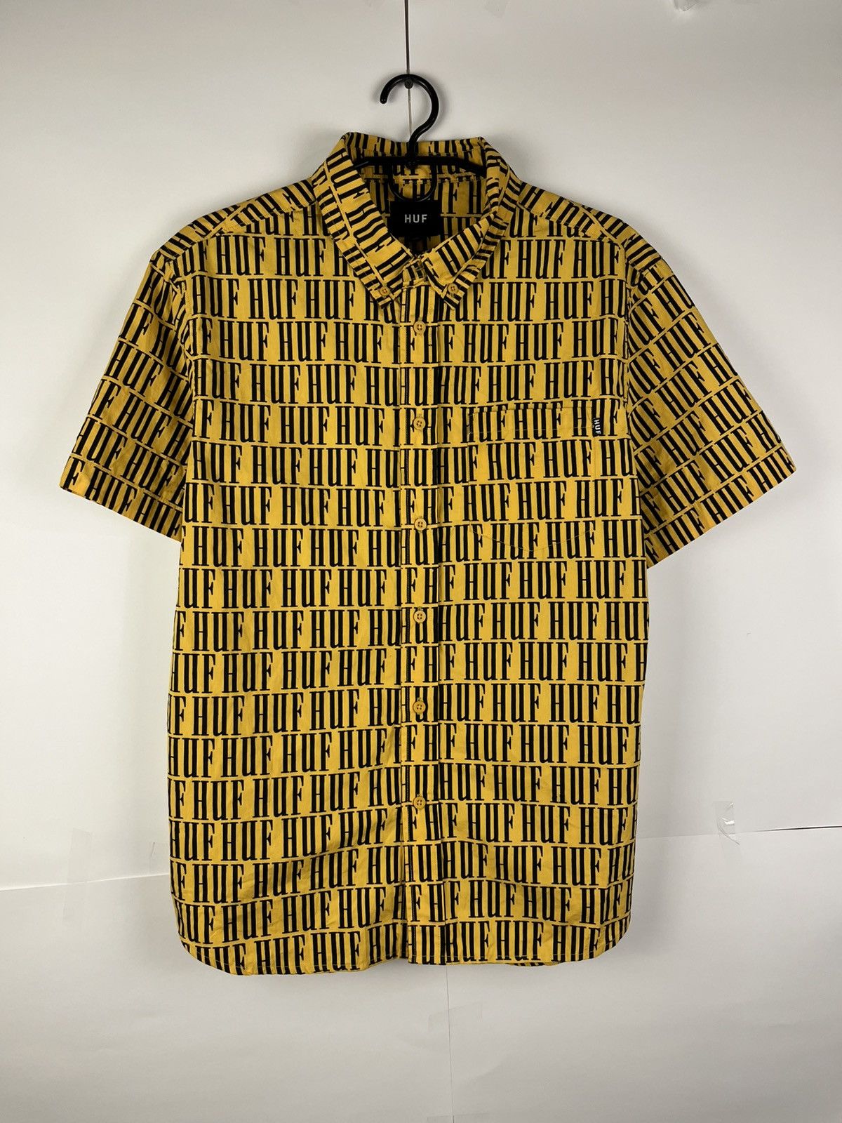 Huf HUF Monogram Cotton Short Sleeve Shirt Button Up Size US M / EU 48-50 / 2 - 1 Thumbnail