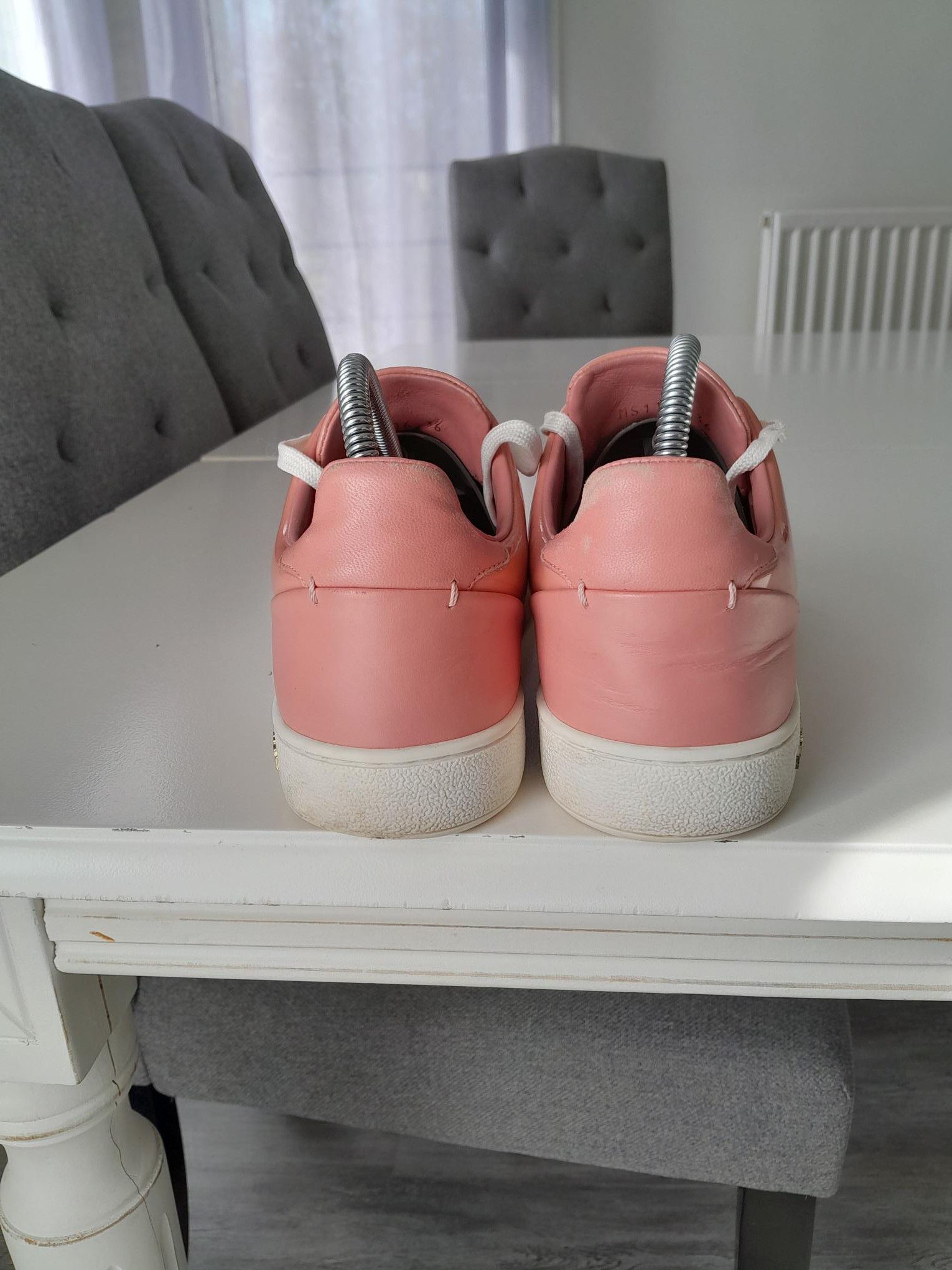 Louis Vuitton BASKETS LOUIS VUITTON FRONTROW Size US 6 / IT 36 - 2 Thumbnail