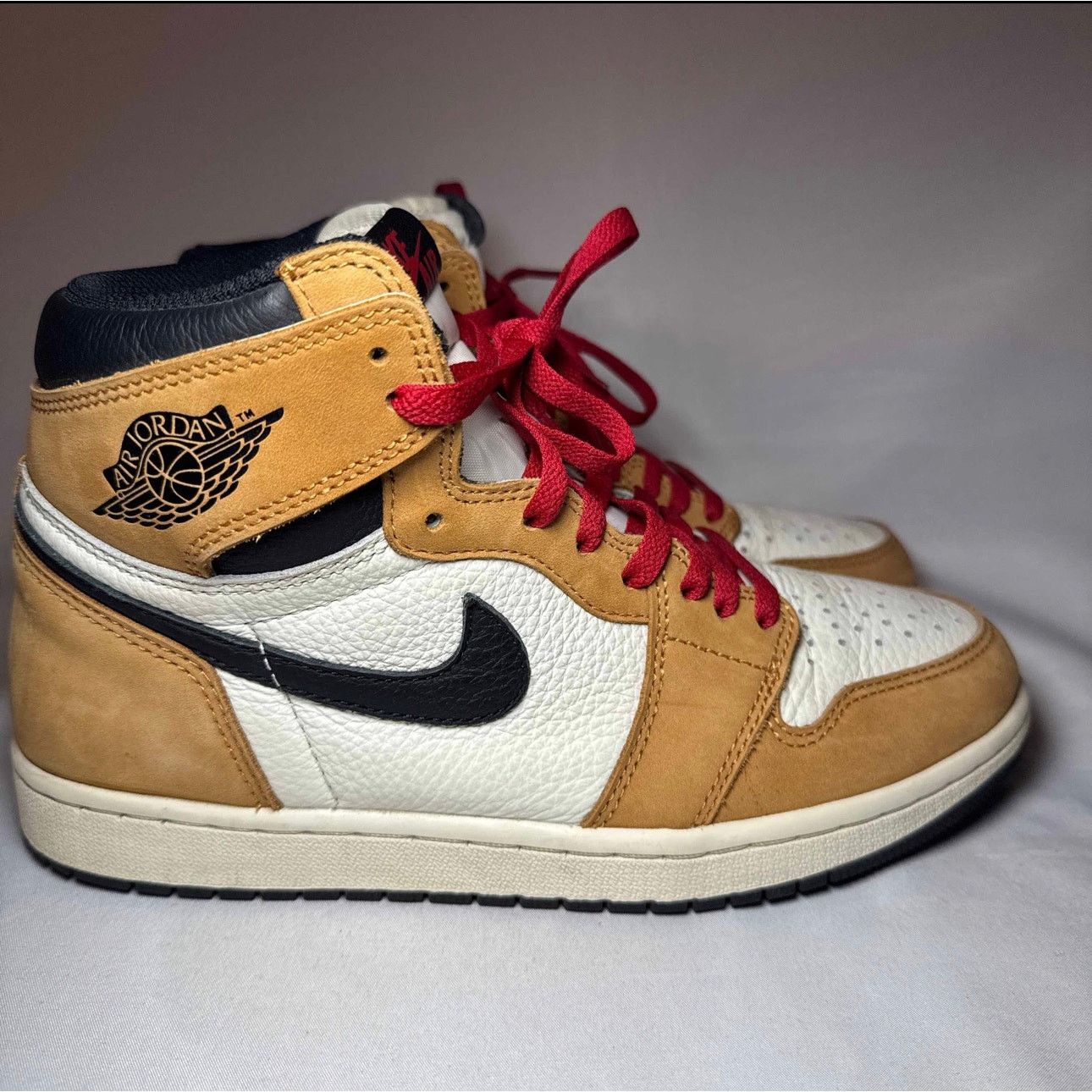 Jordan Brand × Nike Size 8 - Nike Air Jordan 1 Retro High OG Rookie of the Year Size US 8 / EU 41 - 1 Thumbnail